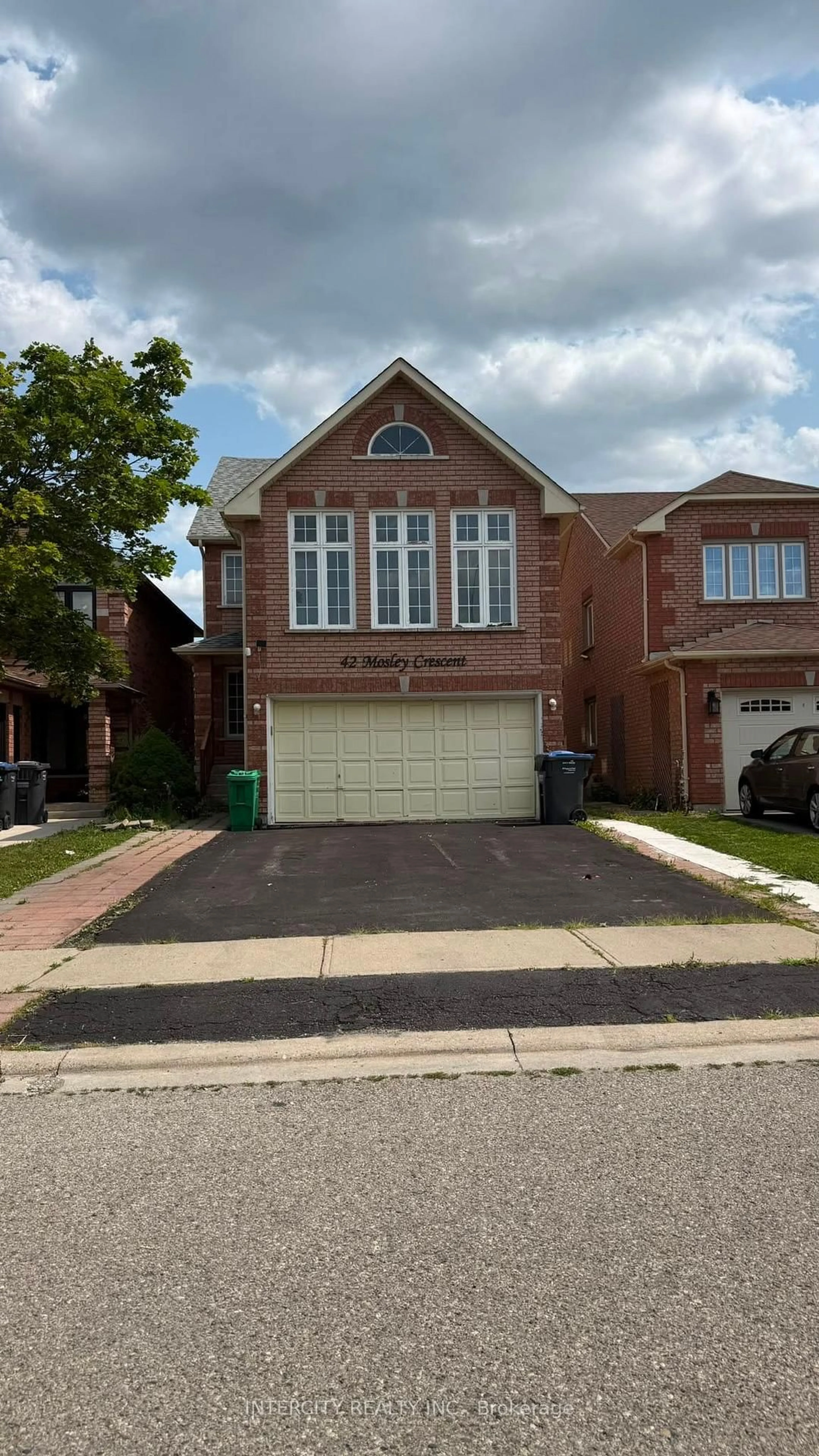 Home with brick exterior material, street for 42 Mosley Cres, Brampton Ontario L6Y 5C8