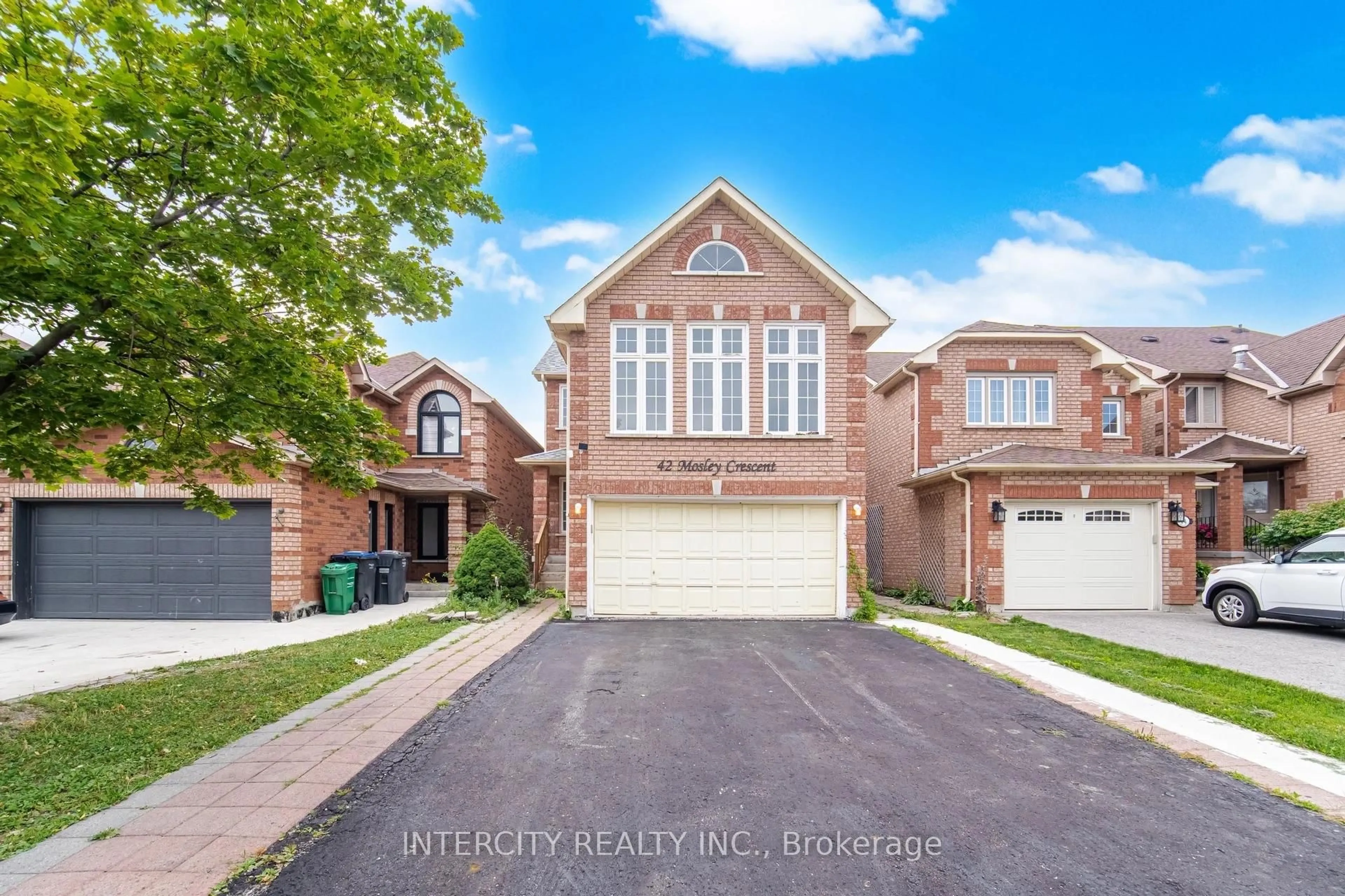 Home with brick exterior material, street for 42 Mosley Cres, Brampton Ontario L6Y 5C8