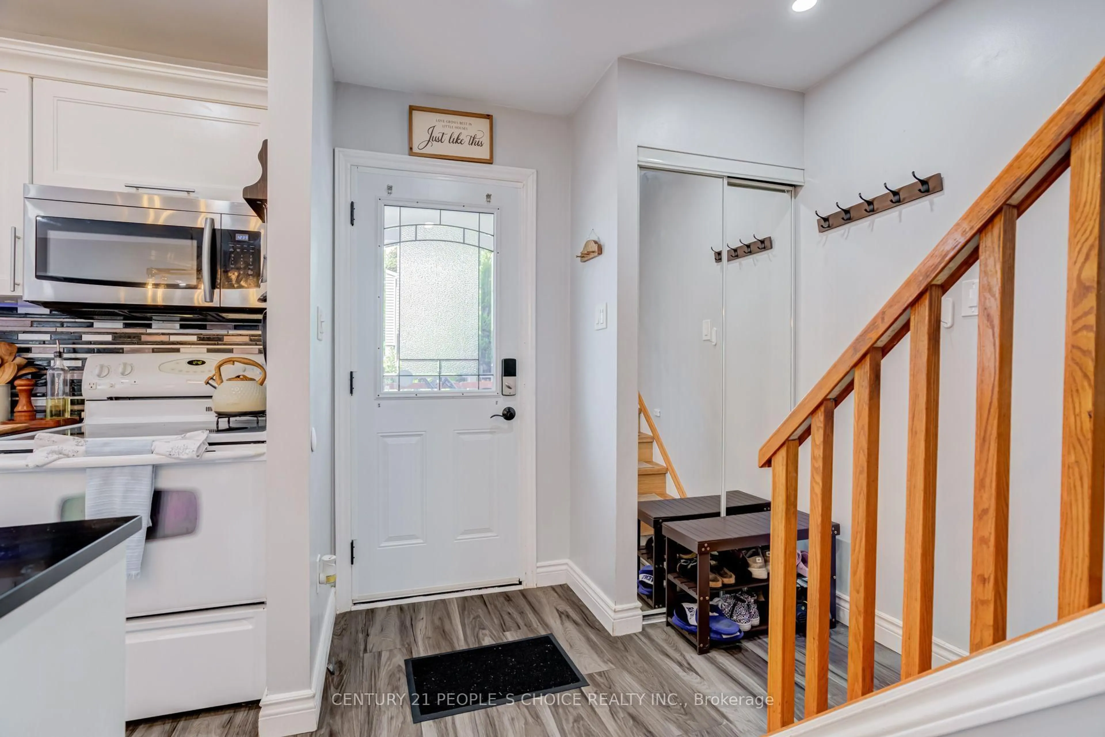 Indoor entryway for 13 Jeffrey St, Brampton Ontario L6S 2M9
