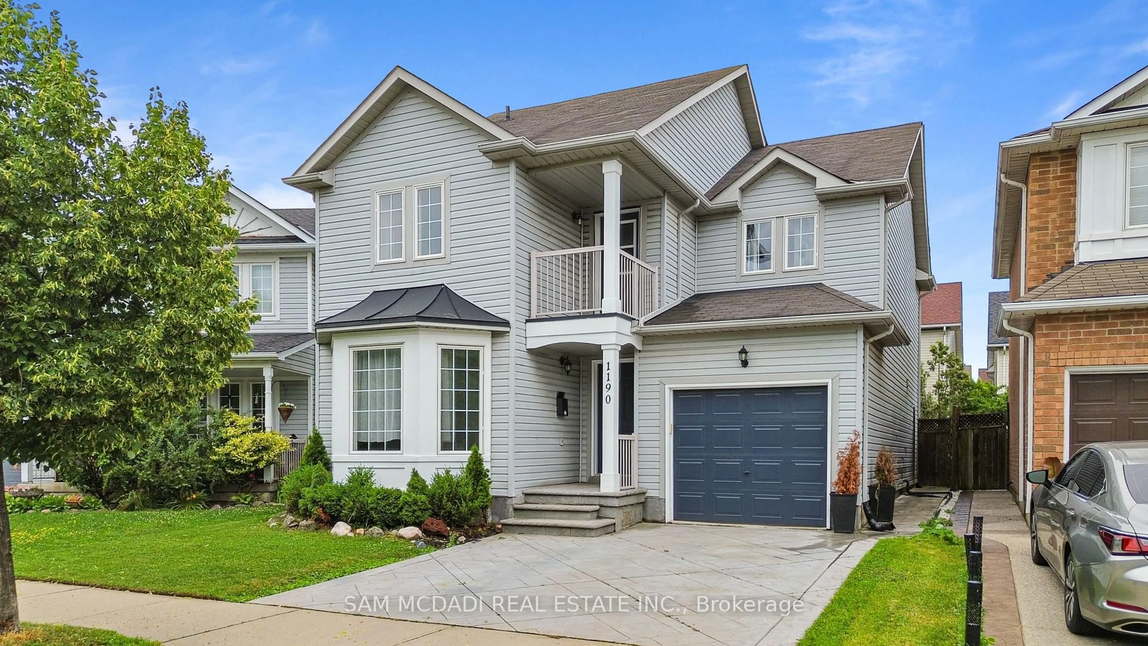Home with vinyl exterior material, street for 1190 Fox Cres, Milton Ontario L9T 6C5
