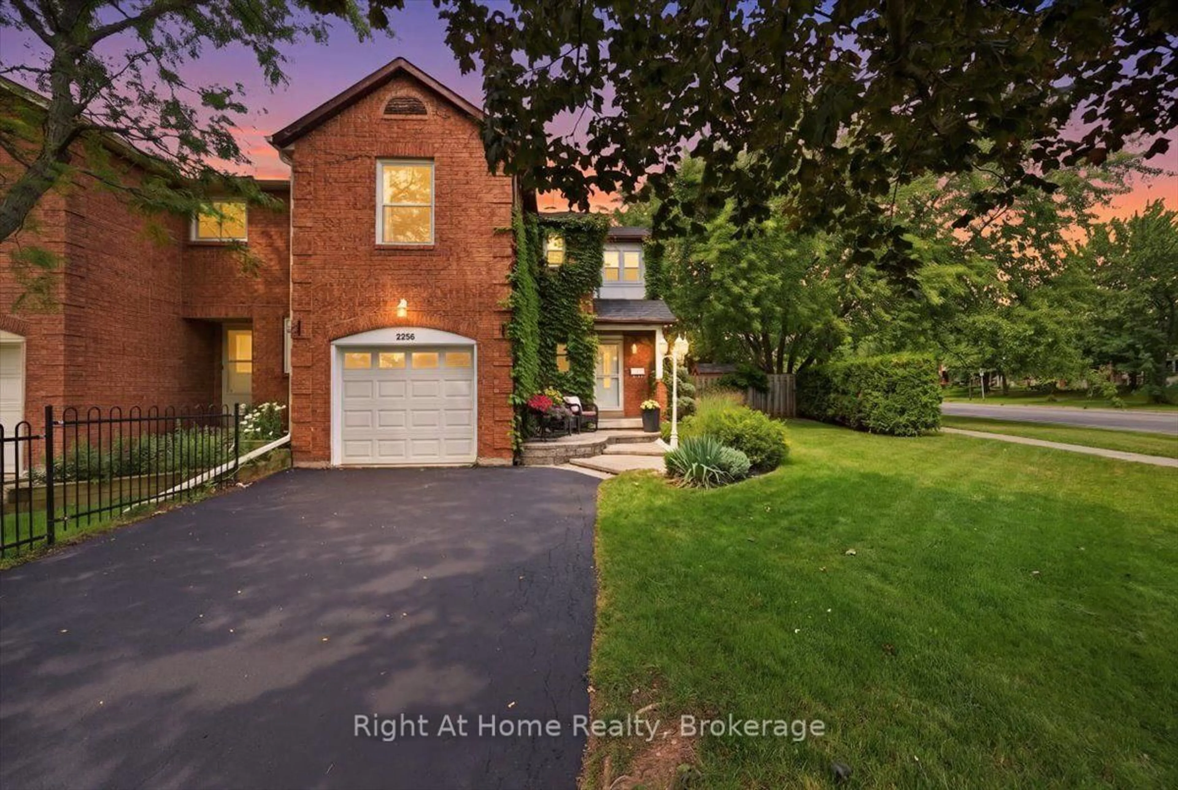 Home with brick exterior material, street for 2256 Munns Ave, Oakville Ontario L6H 3M8