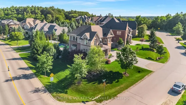 3 Holdroyd Crt, Halton Hills 3