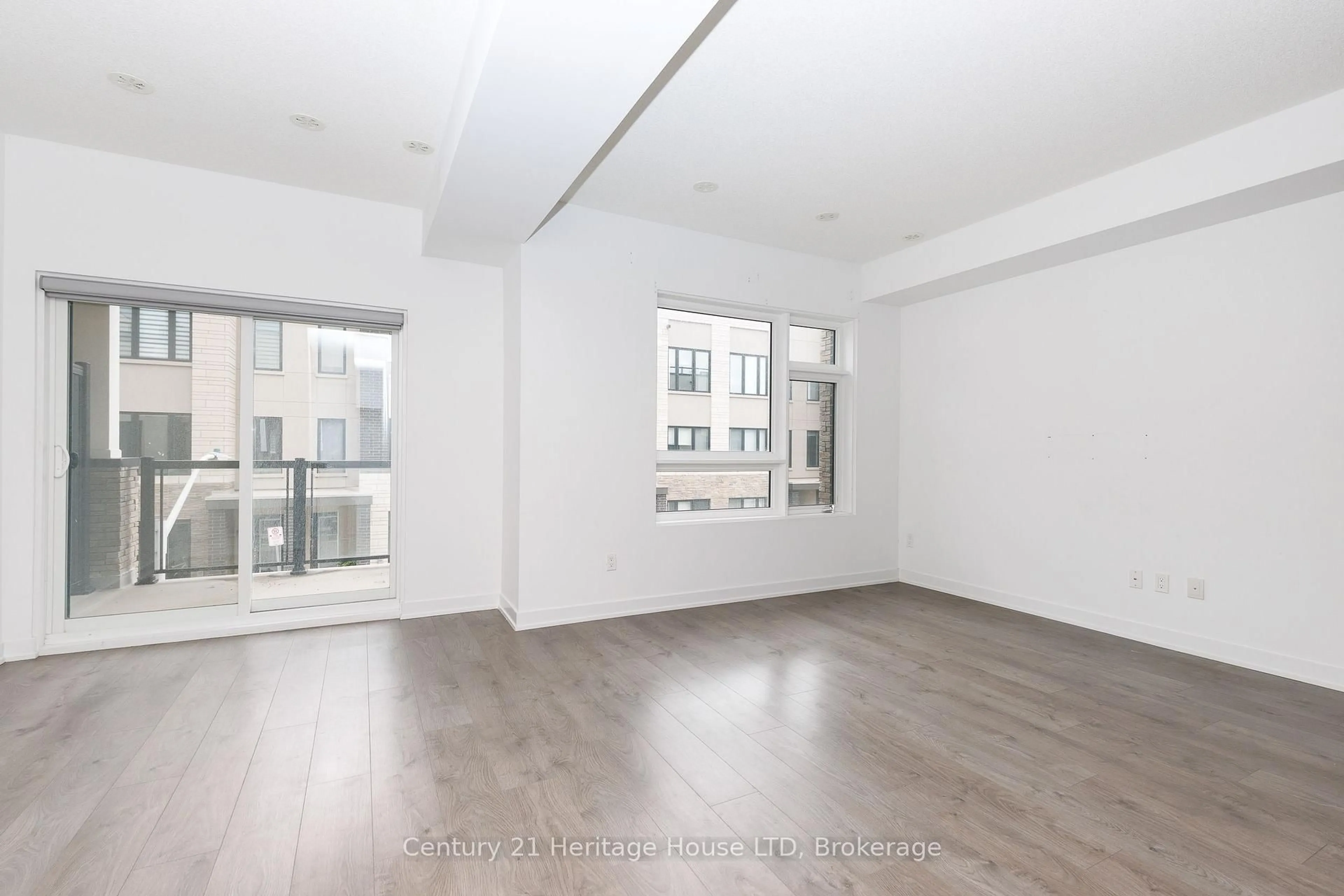 A pic of a room for 1121 Cooke Blvd #55, Burlington Ontario L7T 0C3