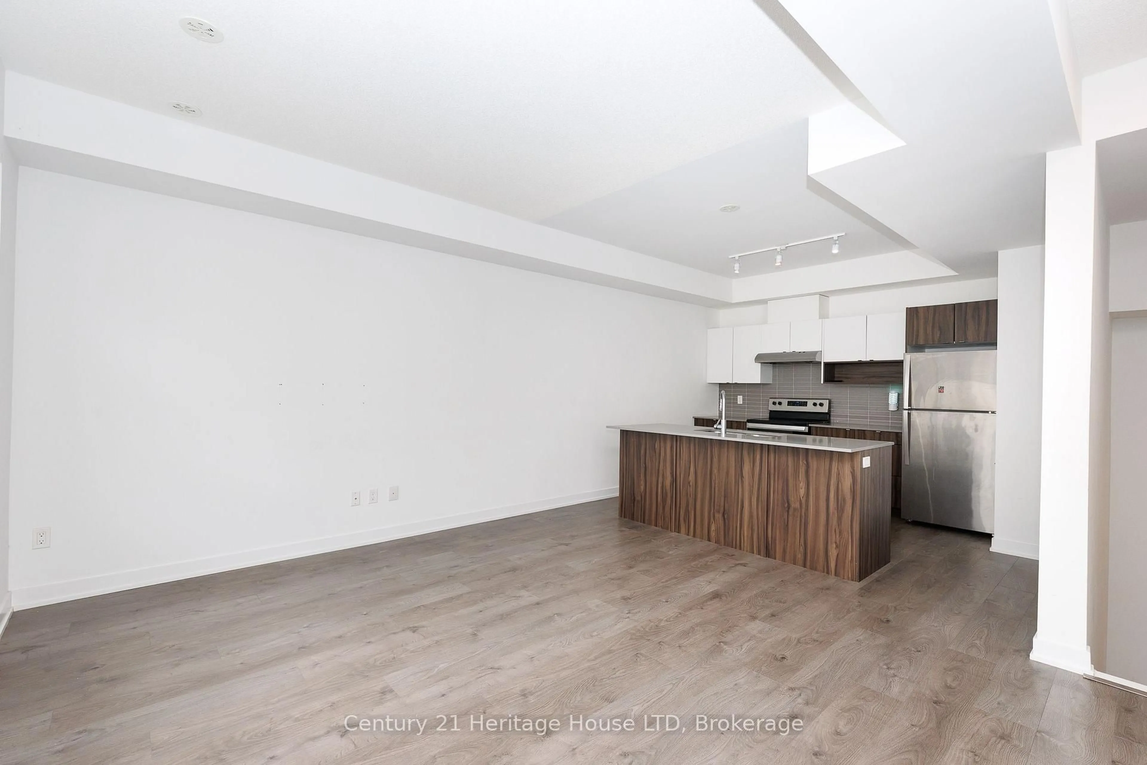 Open concept kitchen, unknown for 1121 Cooke Blvd #55, Burlington Ontario L7T 0C3