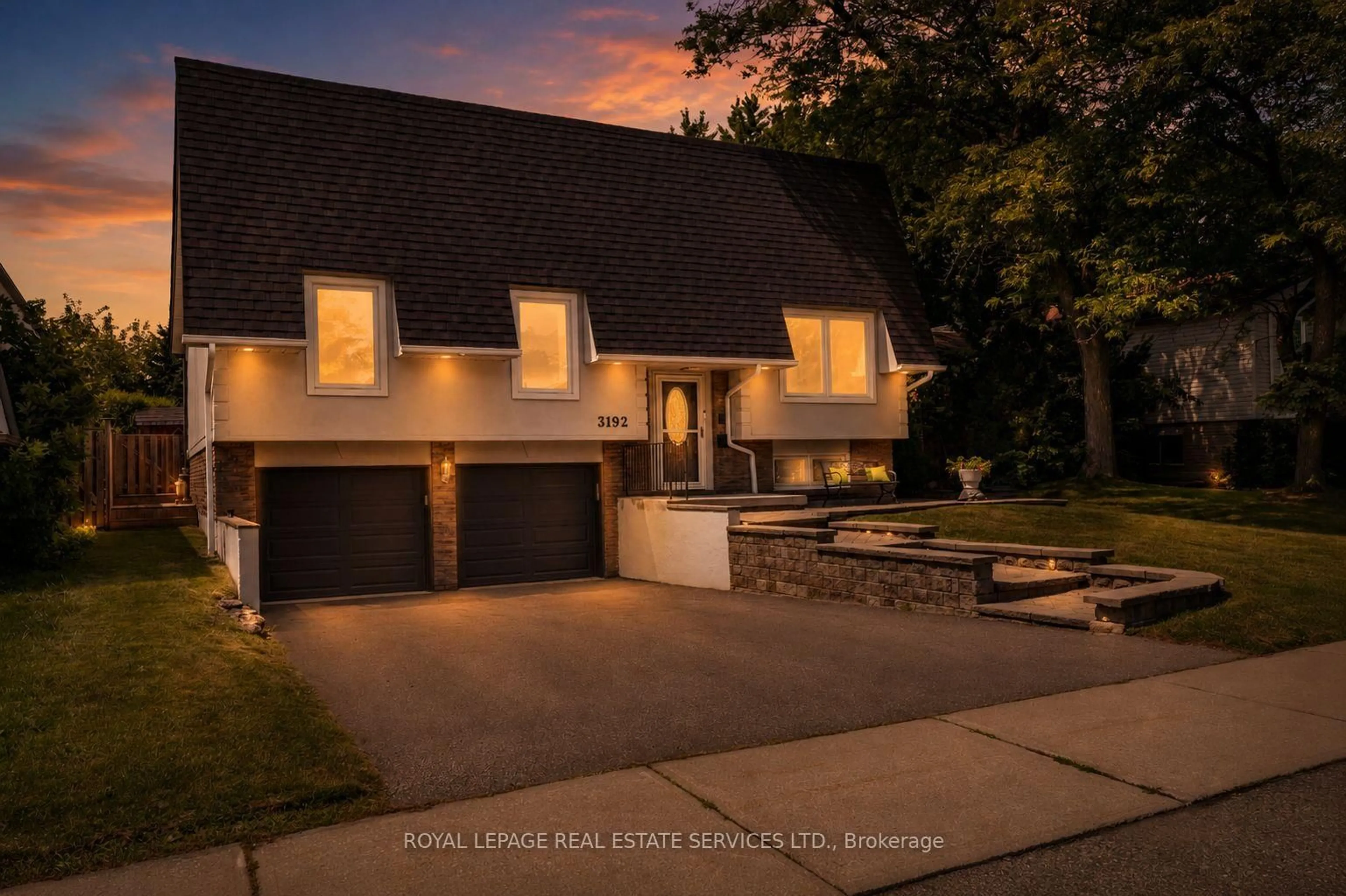 Home with brick exterior material, street for 3192 Windwood Dr, Mississauga Ontario L5N 2N5