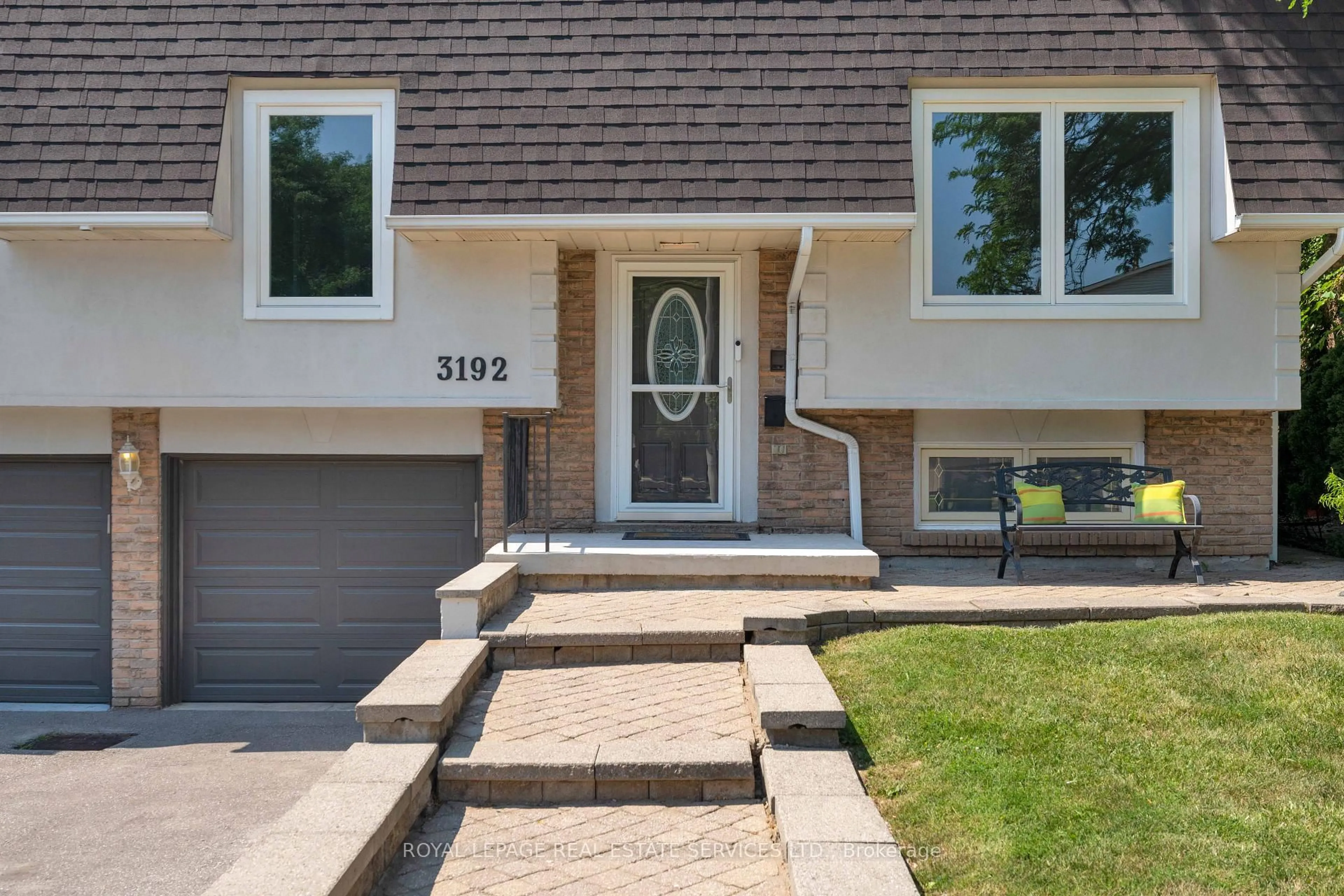 Home with brick exterior material, street for 3192 Windwood Dr, Mississauga Ontario L5N 2N5