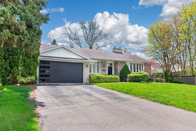 23 Ravensbourne Cres, Toronto 3