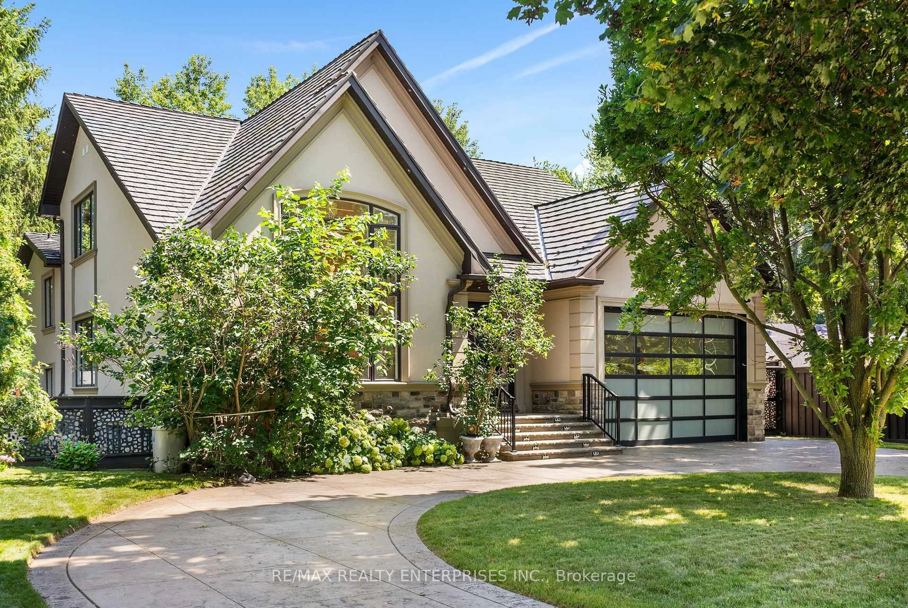 Home with brick exterior material, street for 3168 Lakeshore Rd, Oakville Ontario L6L 1J6