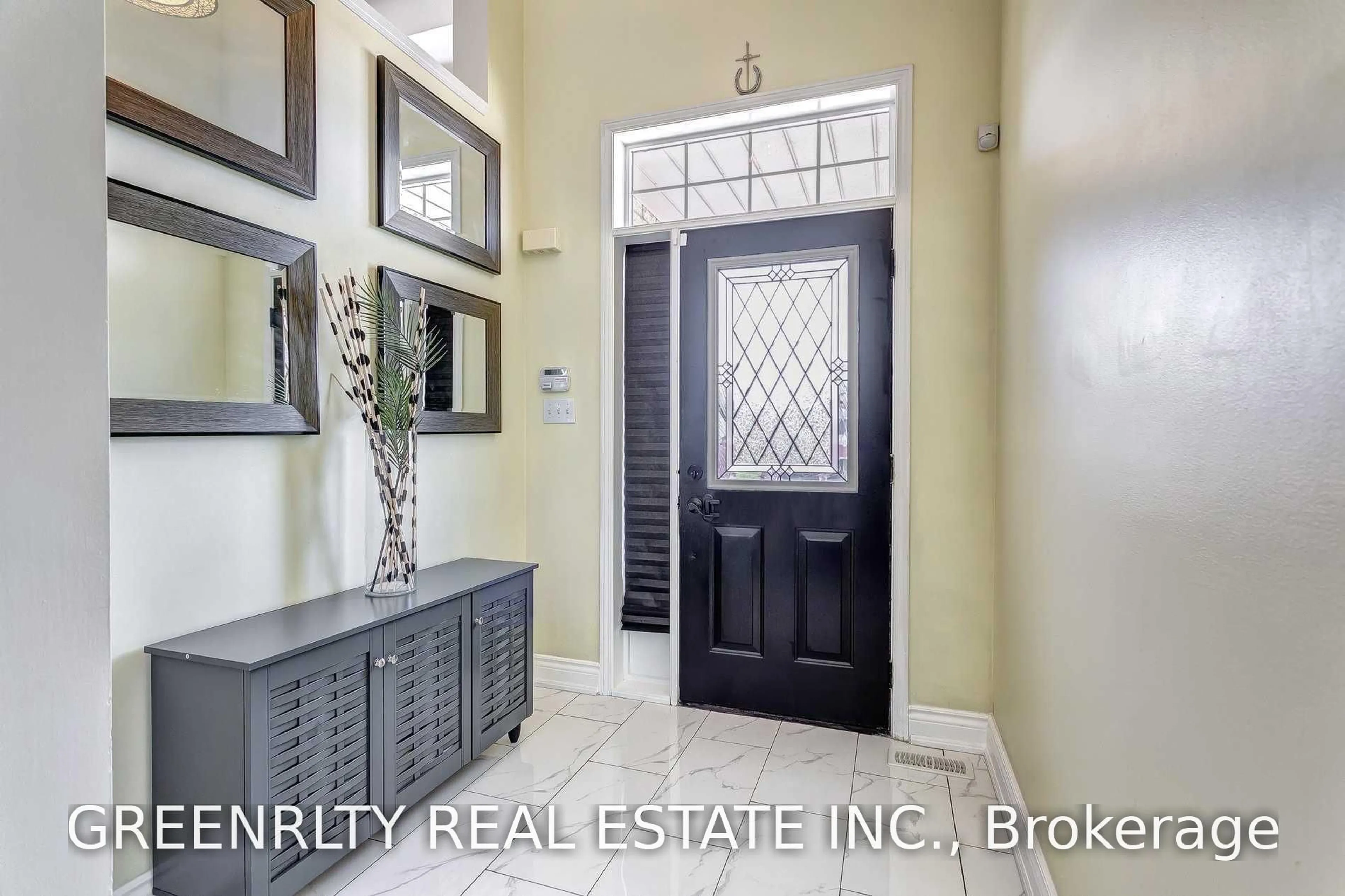 Indoor entryway for 45 Sheepberry Terr, Brampton Ontario L7A 2B6