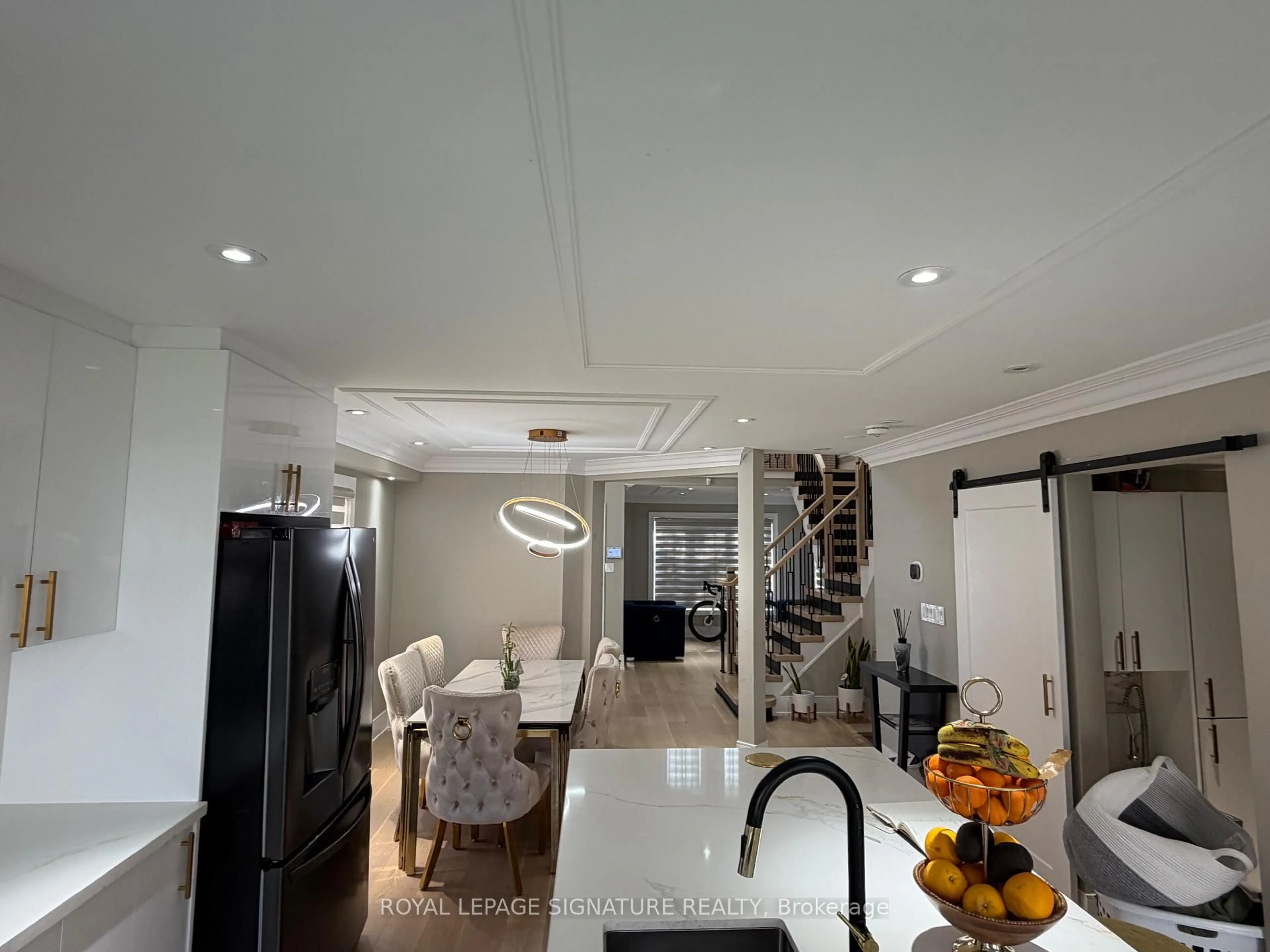 Open concept kitchen, unknown for 12 Ferncroft Pl, Brampton Ontario L7A 2Z6