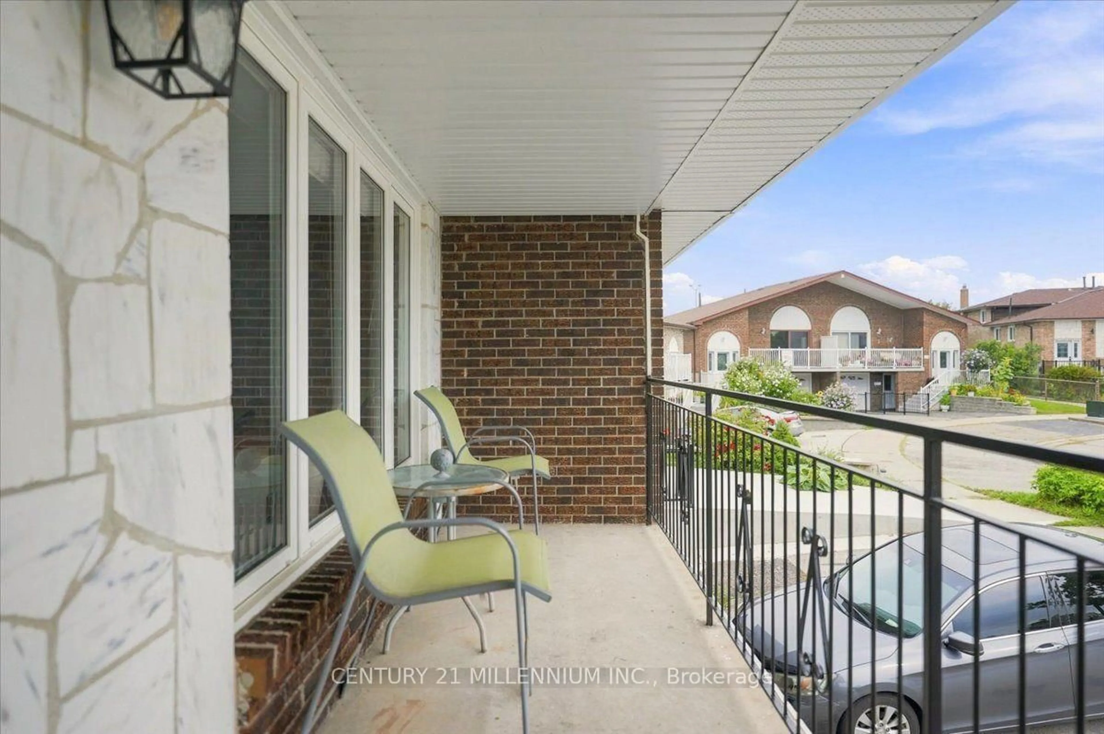 Balcony in the apartment, street for 9 Cheryl Crt, Brampton Ontario L6V 3C2