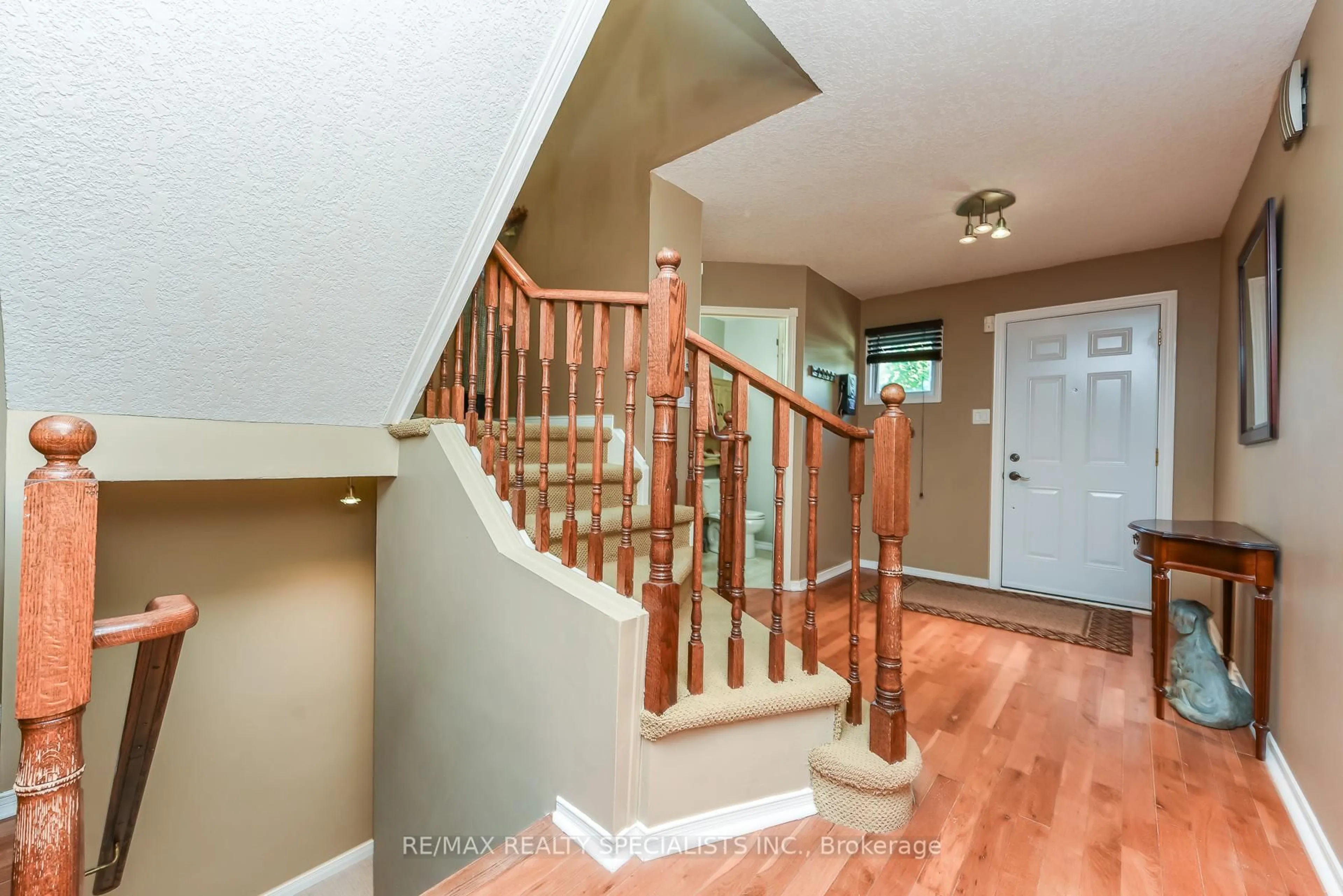 Indoor entryway for 3050 Orleans Rd #122, Mississauga Ontario L5L 5P7