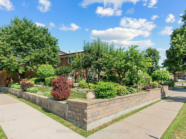 2 Grenadine Crt, Toronto 3