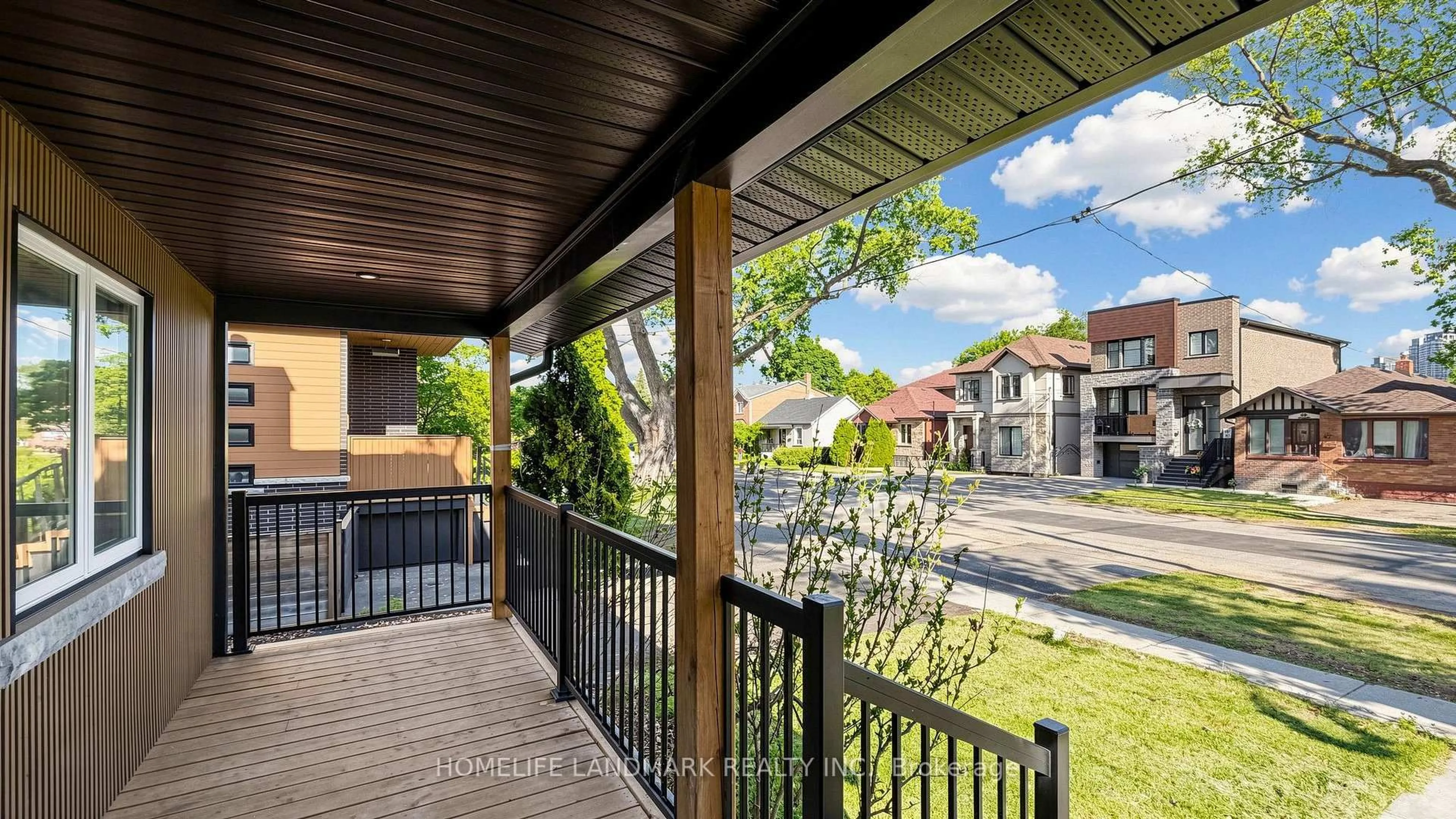 Patio, street for 88 Waniska Ave, Toronto Ontario M8Y 1R3