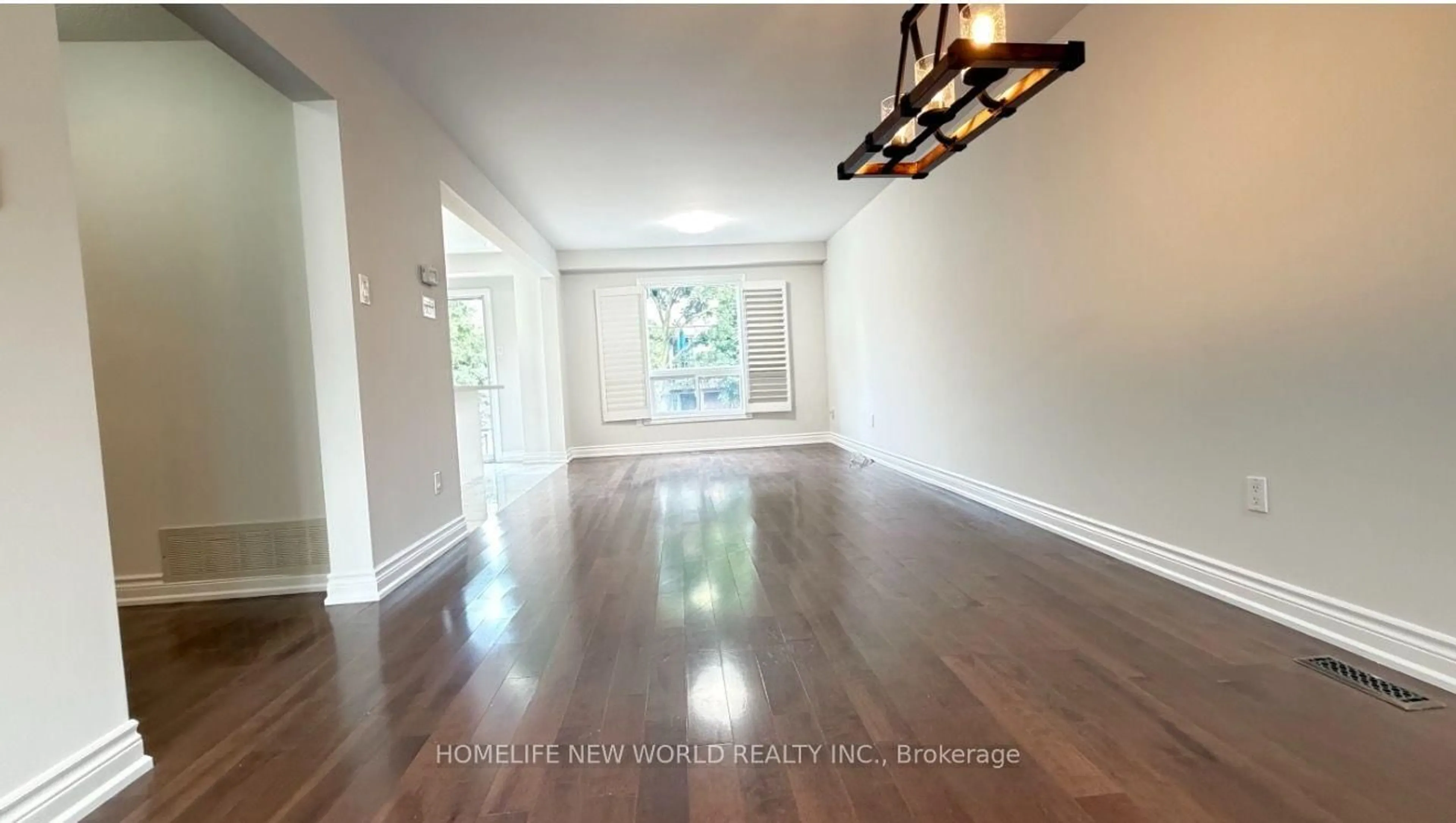 A pic of a room for 424 Levanna Lane, Oakville Ontario L6H 6B8