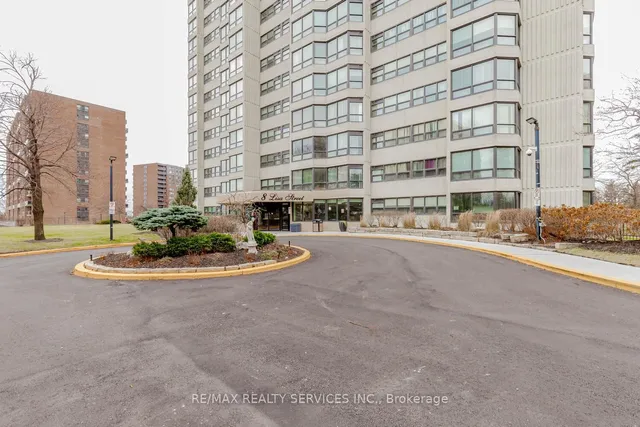 8 Lisa St #1204, Brampton 3