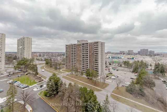 8 Lisa St #1204, Brampton 5