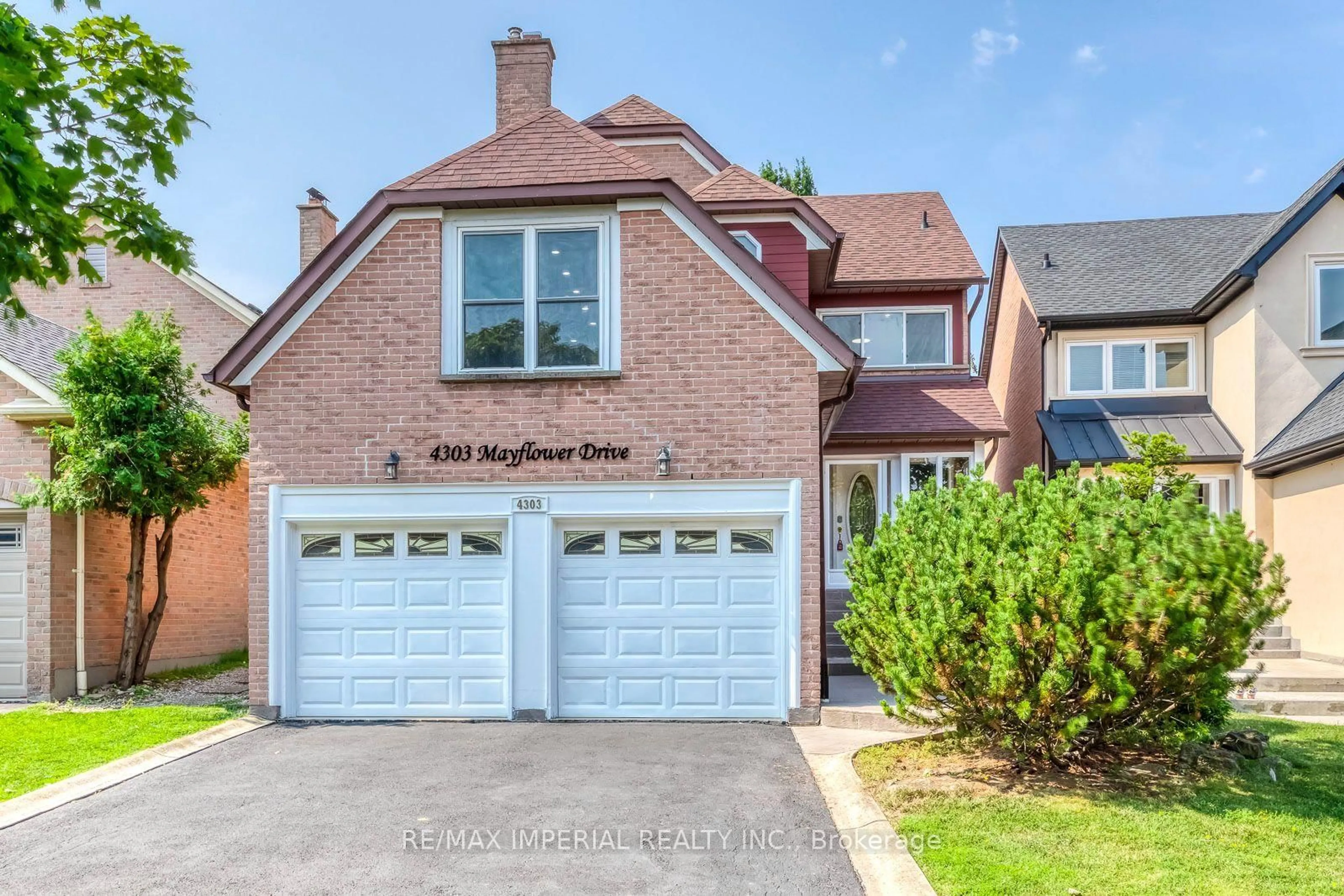 Home with brick exterior material, street for 4303 Mayflower Dr, Mississauga Ontario L5R 1T7