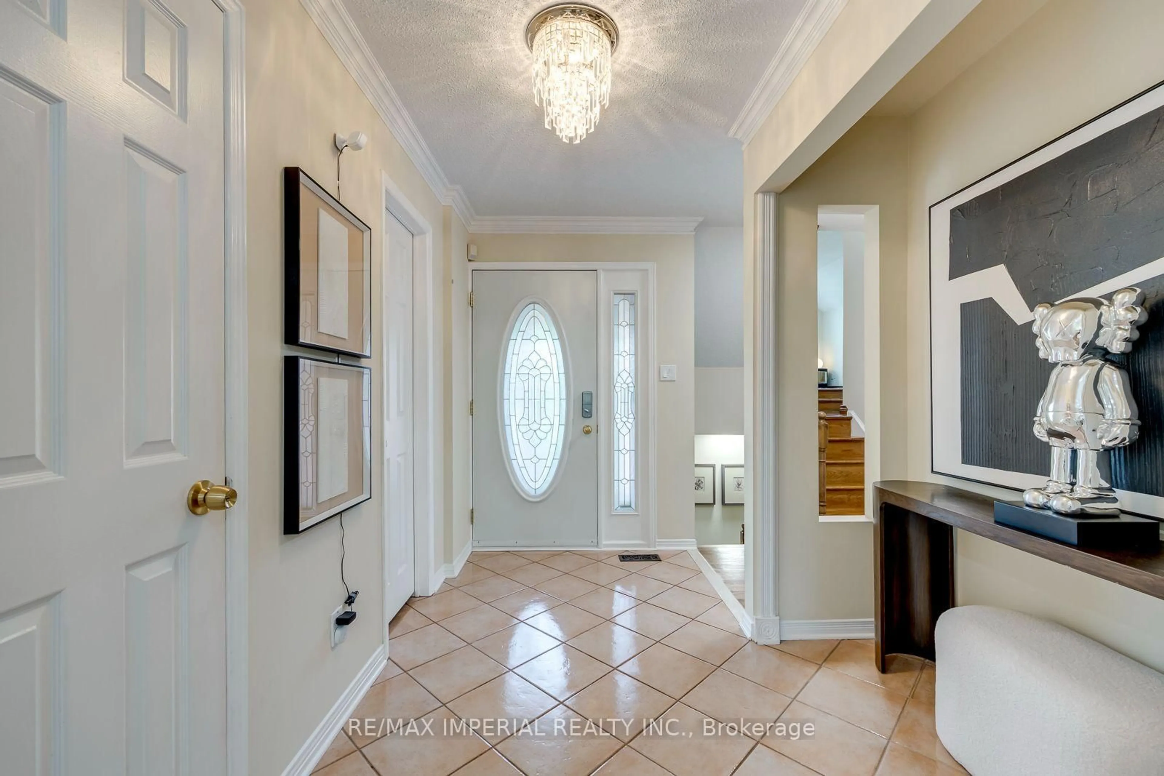 Indoor entryway for 4303 Mayflower Dr, Mississauga Ontario L5R 1T7