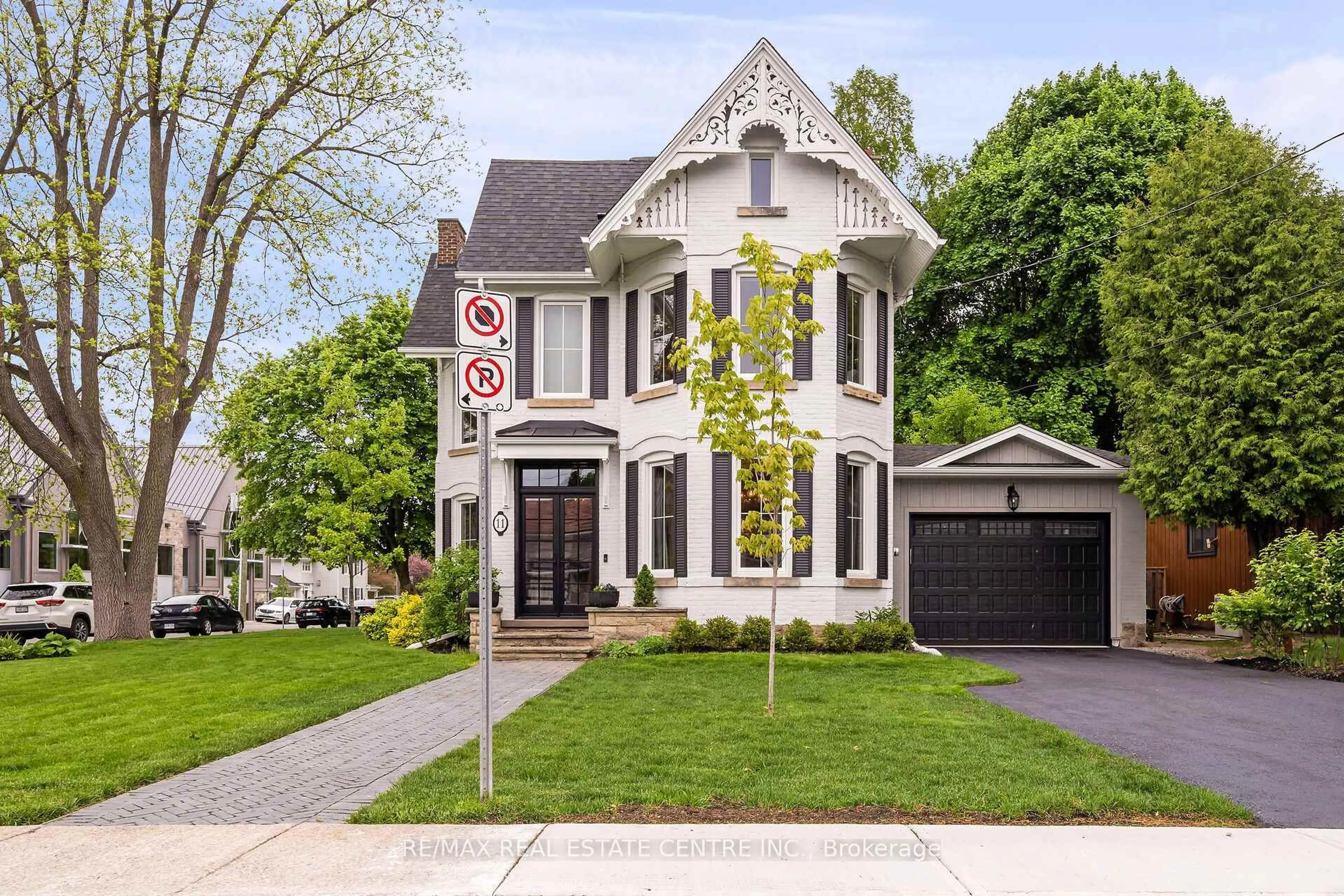 Home with brick exterior material, street for 11 Church St, Halton Hills Ontario L7G 2A4