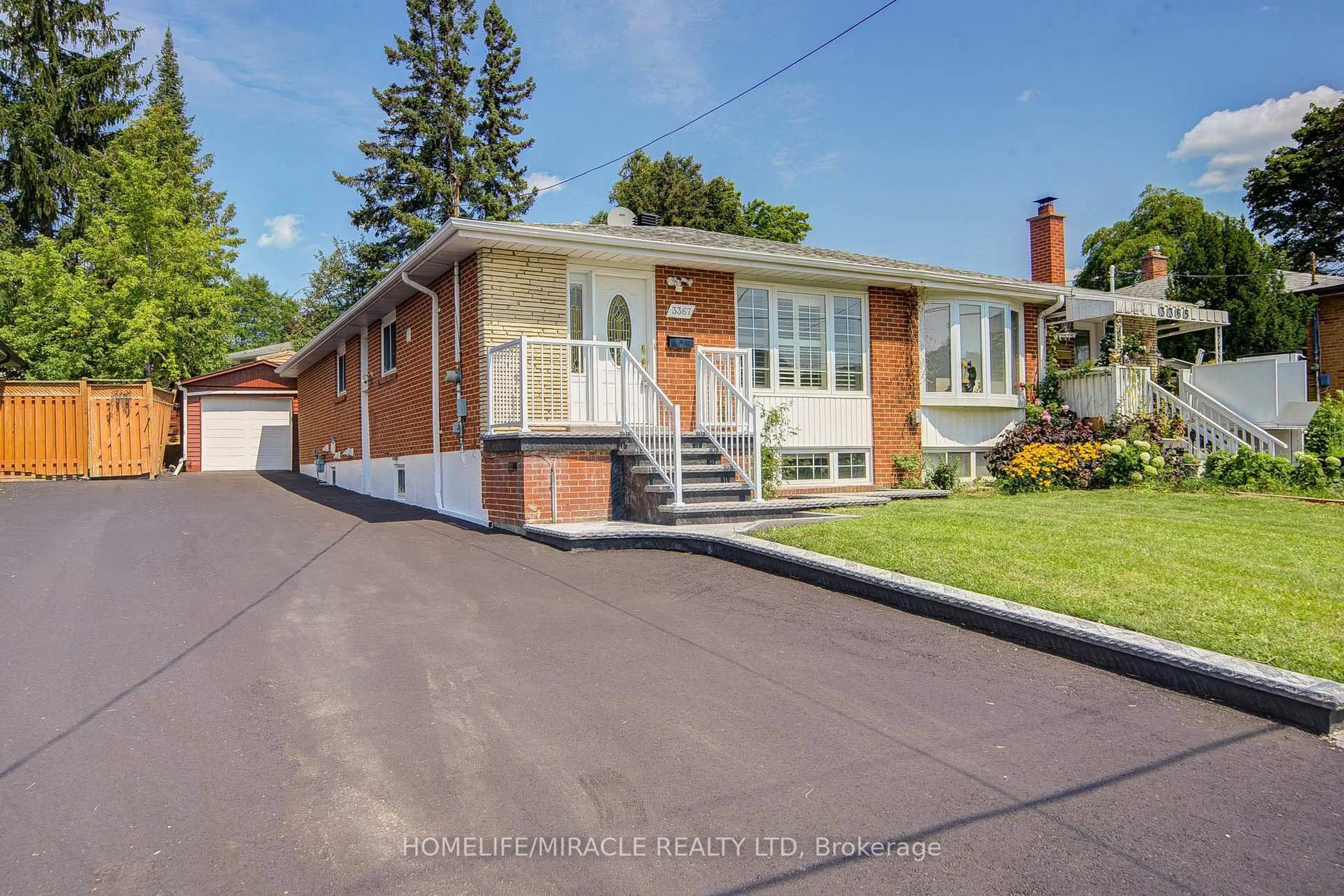 Home with brick exterior material, street for 3367 The Credit Wood, Mississauga Ontario L5C 2J9