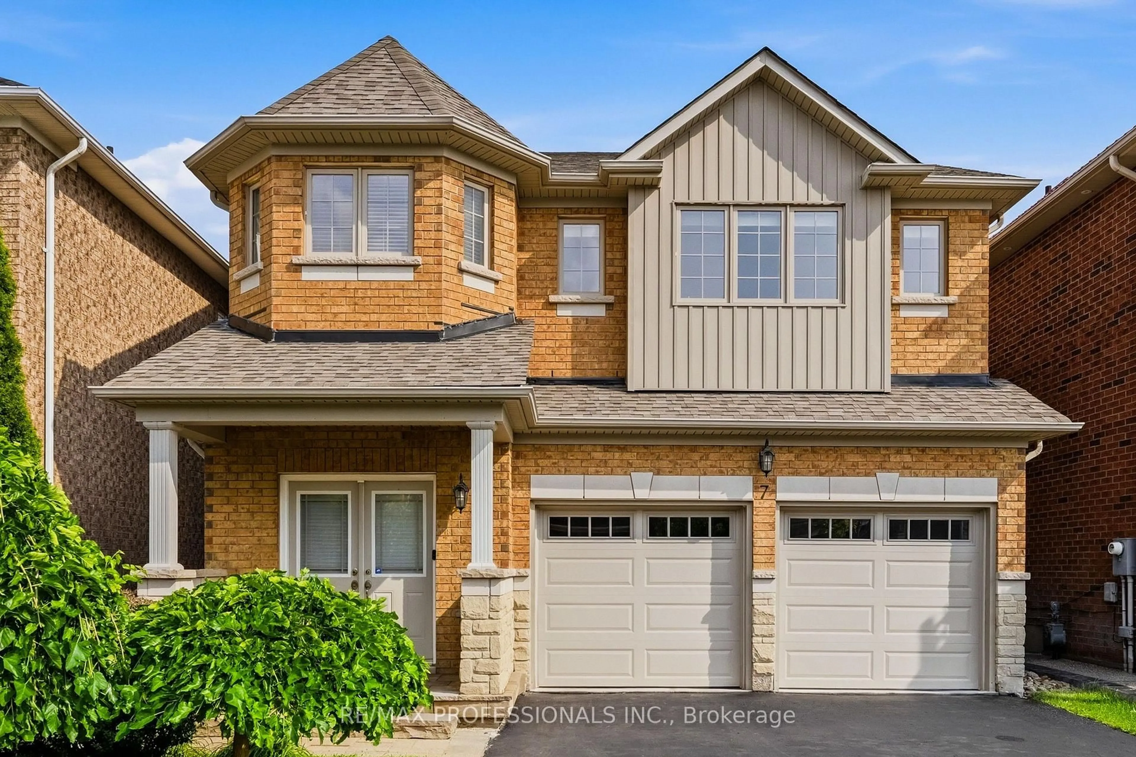 Home with brick exterior material, street for 7 Iverson Dr, Brampton Ontario L6X 0P4