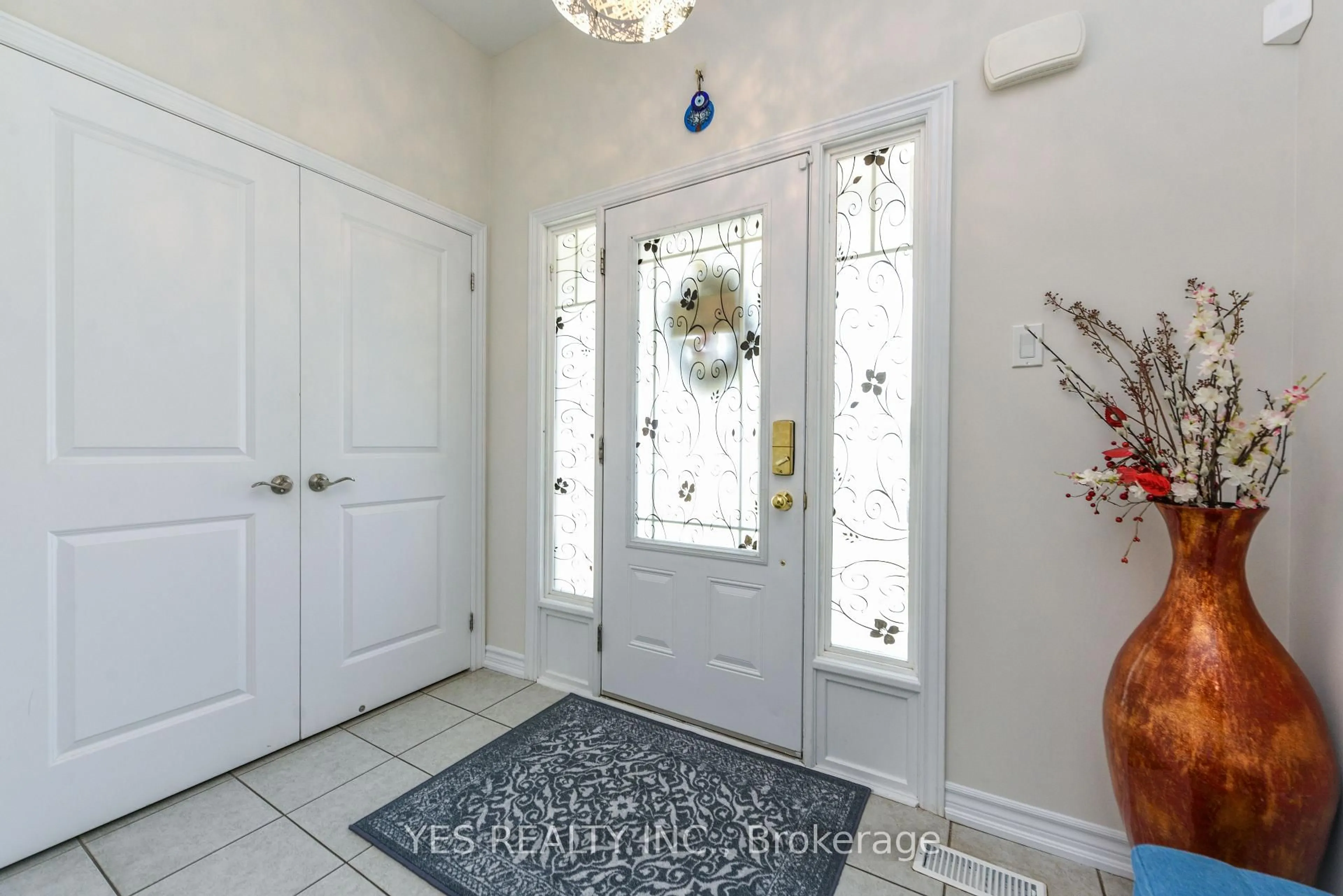Indoor entryway for 10 Masken Circ, Brampton Ontario L7A 4J2
