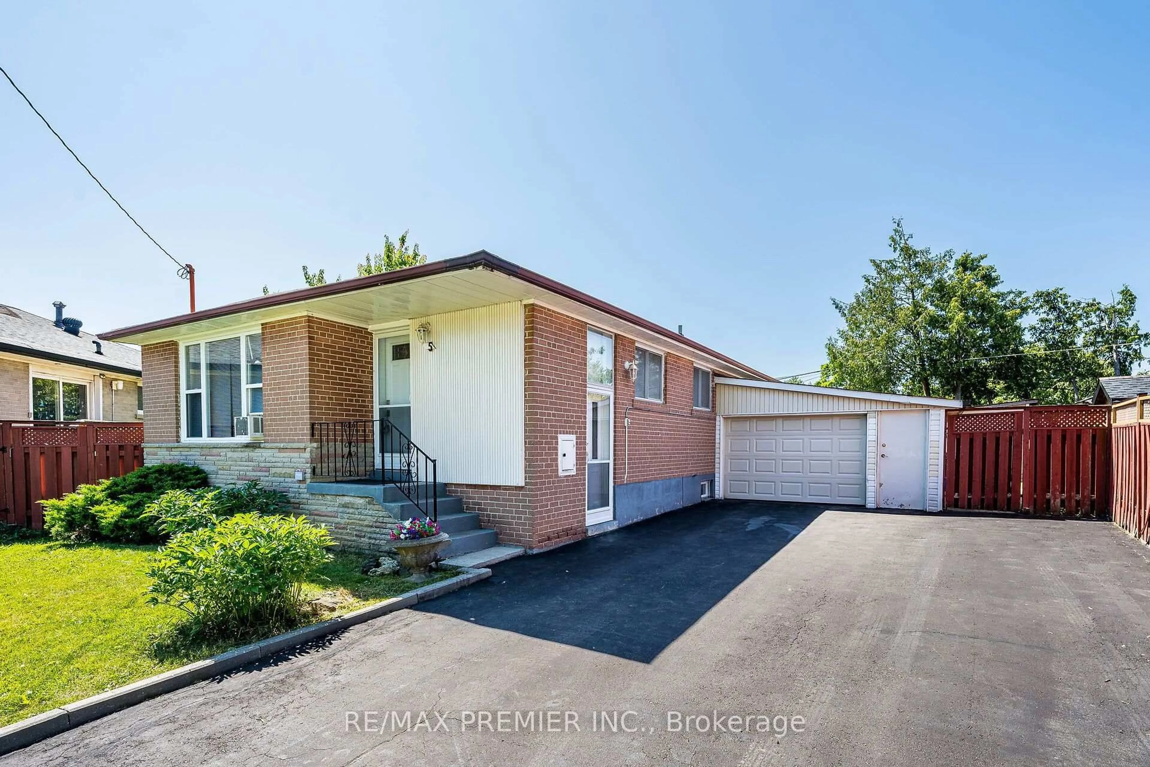 Home with brick exterior material, street for 5 Valois Crt, Toronto Ontario M9V 2Z4