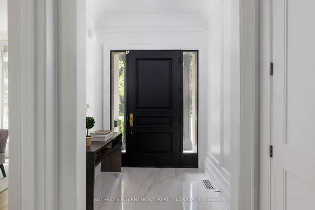 2B Fairway Rd, Toronto 2