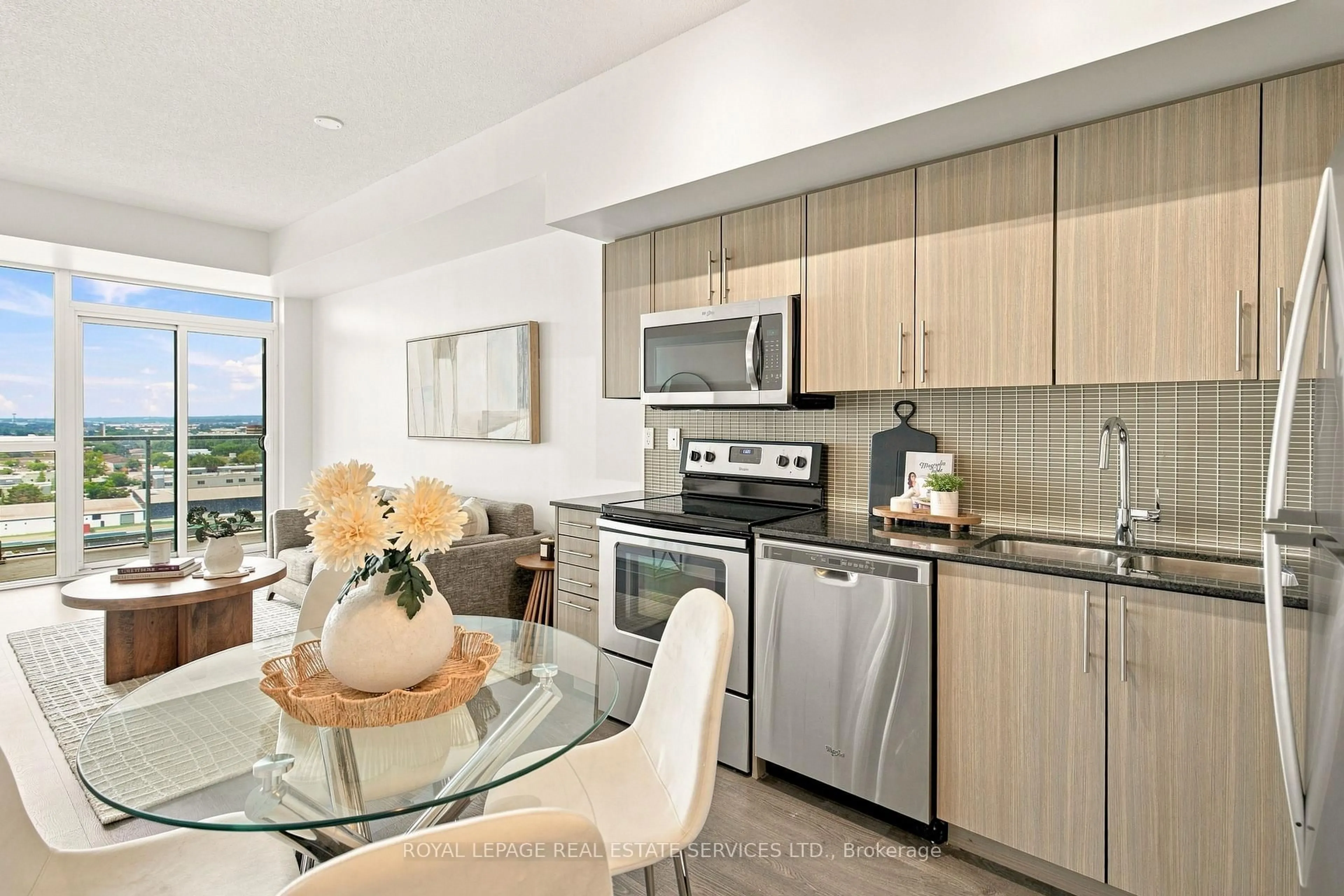 Standard kitchen, unknown for 55 Speers Rd #1310, Oakville Ontario L5K 3R6