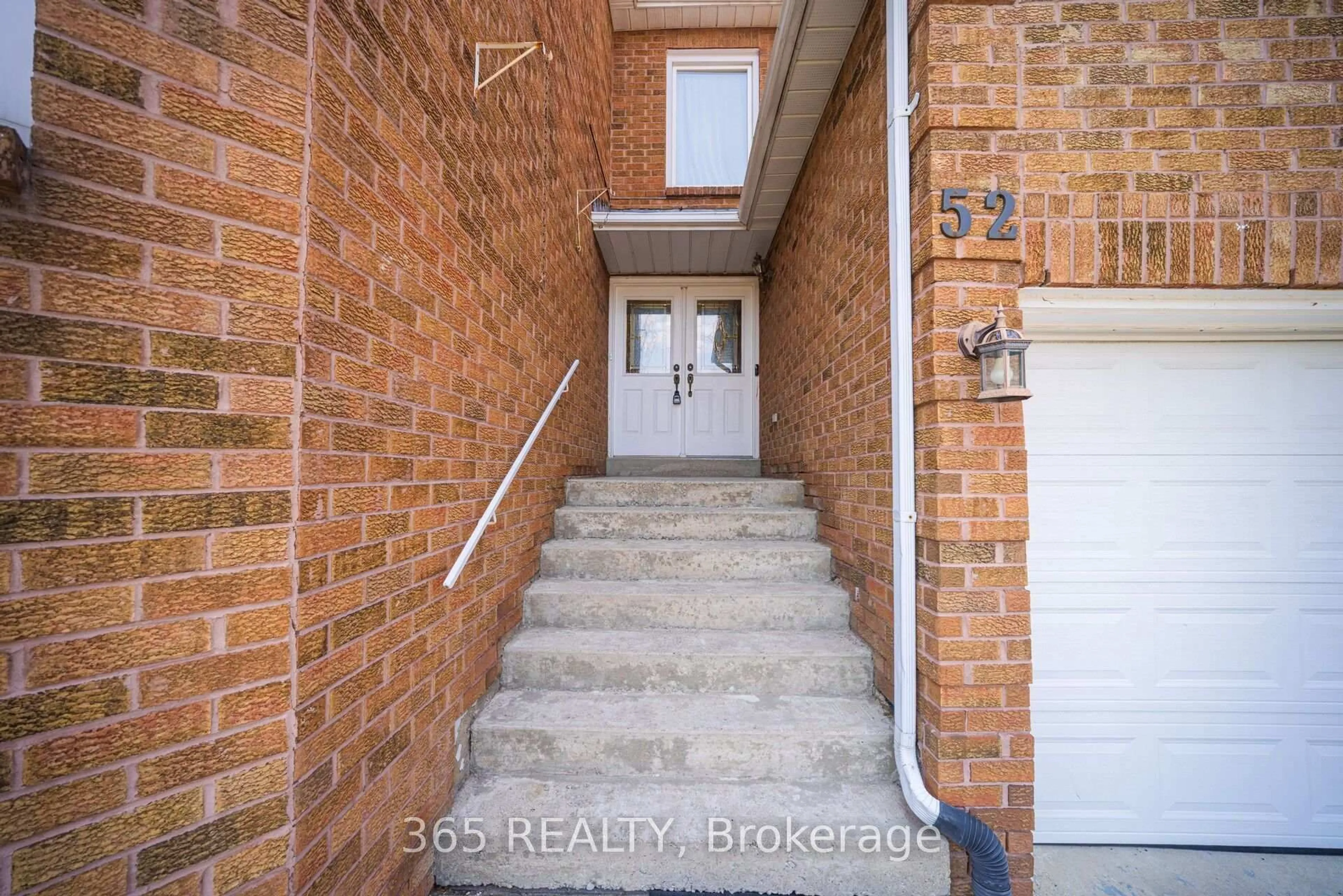 Unknown for 52 Leeward Dr, Brampton Ontario L6S 5V8