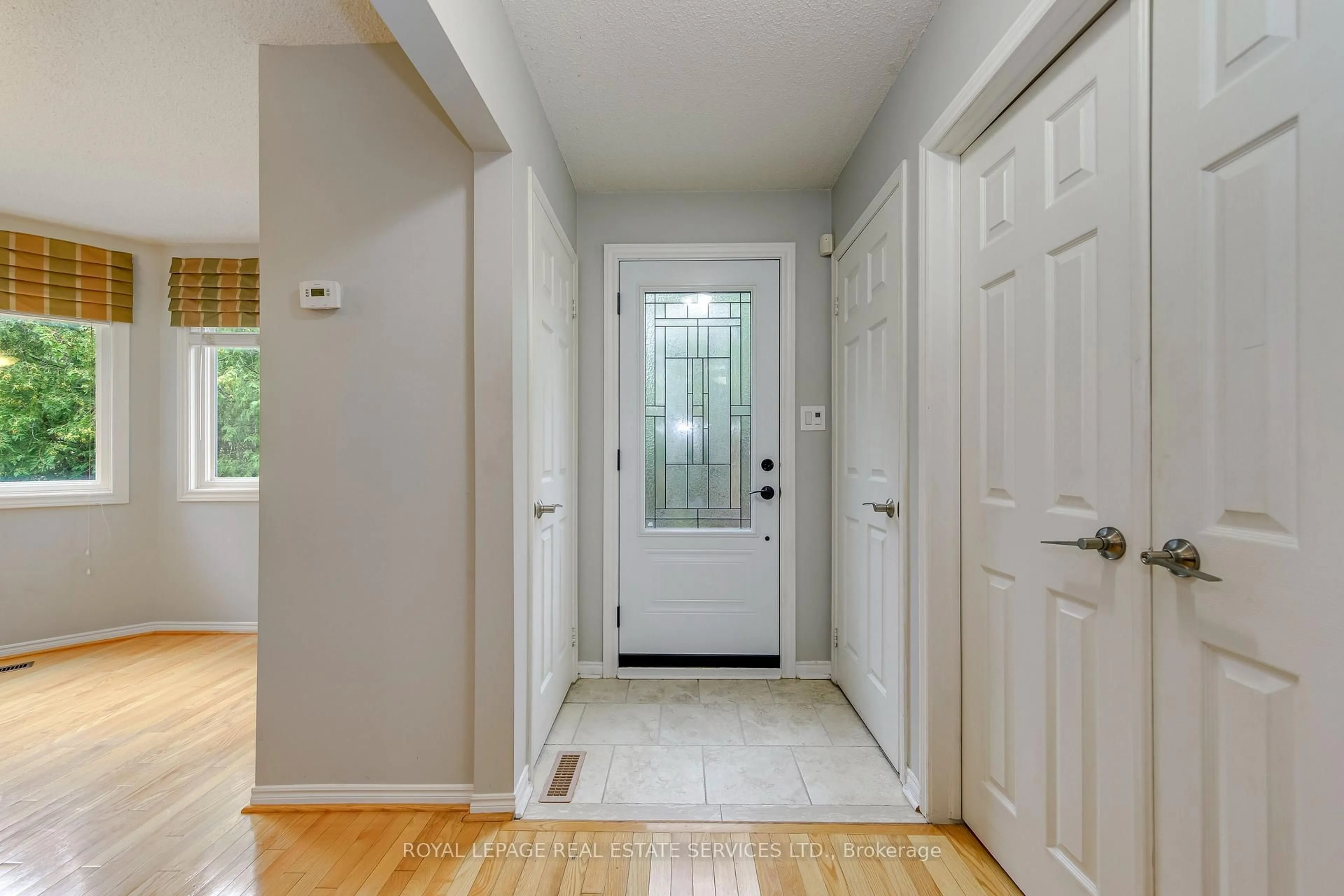 Indoor entryway for 3420 South Millway Dr #19, Mississauga Ontario L5L 3V4
