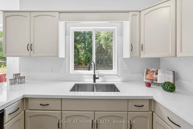 72 Beardmore Cres, Halton Hills 5
