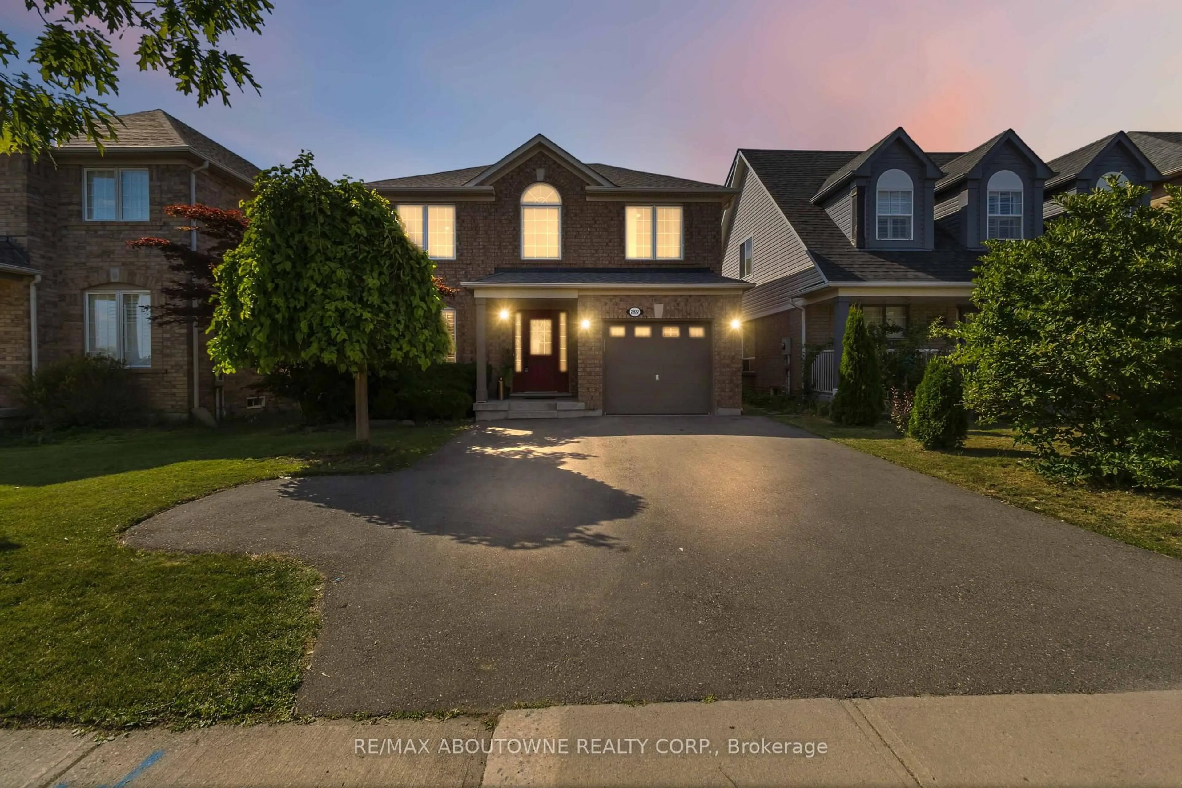 Unknown for 2927 Westoak Trails Blvd, Oakville Ontario L6M 4V2