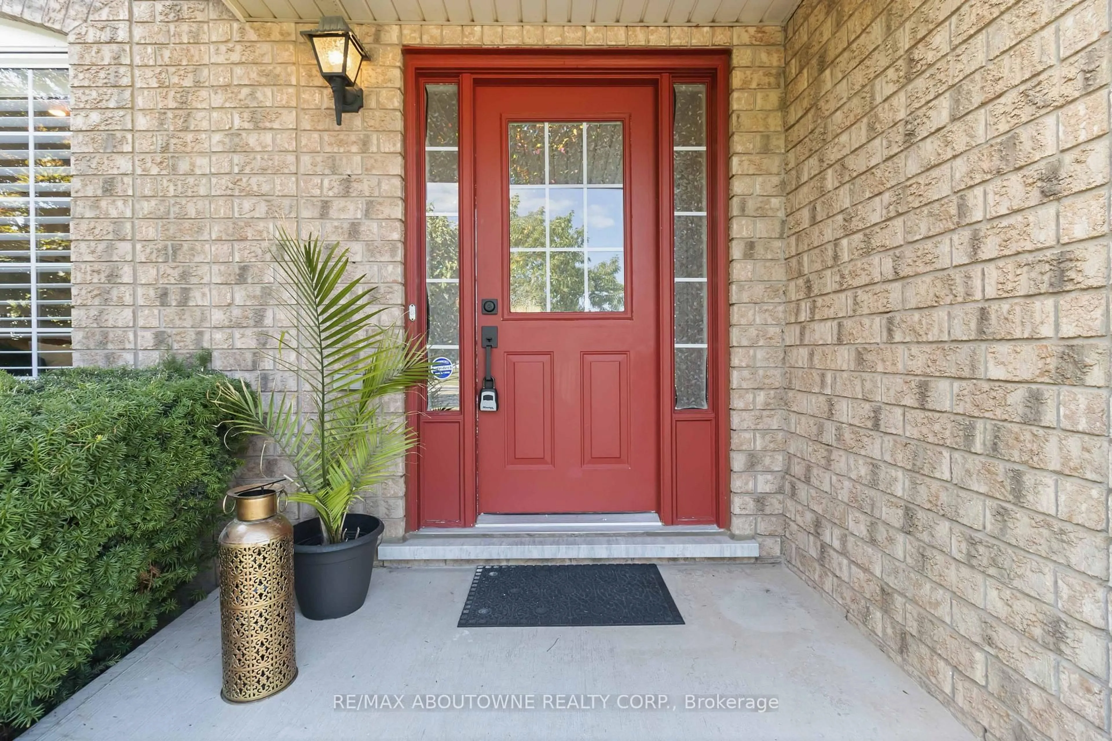 Indoor entryway for 2927 Westoak Trails Blvd, Oakville Ontario L6M 4V2