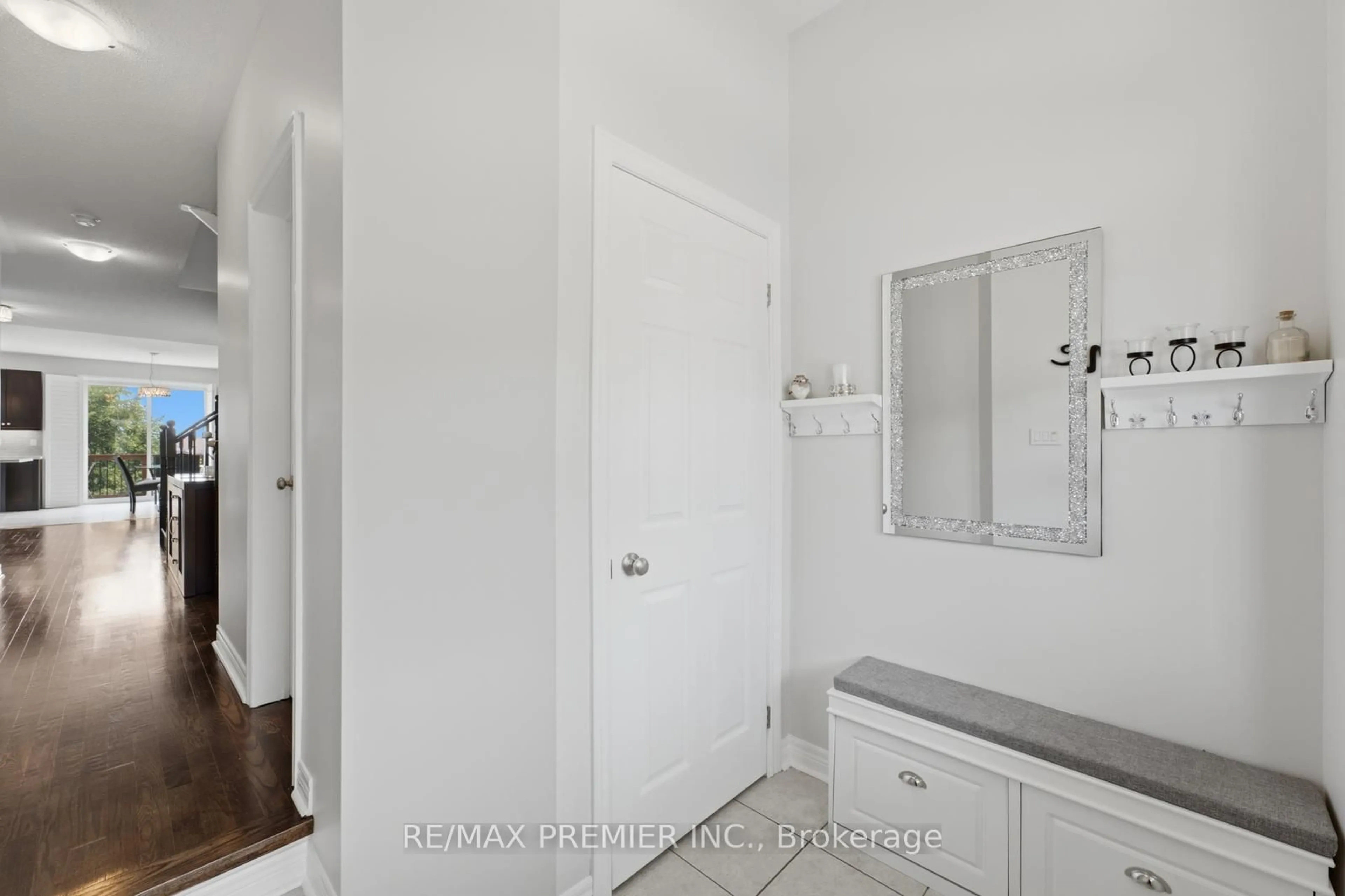 Laundry room for 24 Zanetta Cres, Brampton Ontario L6Y 6A3