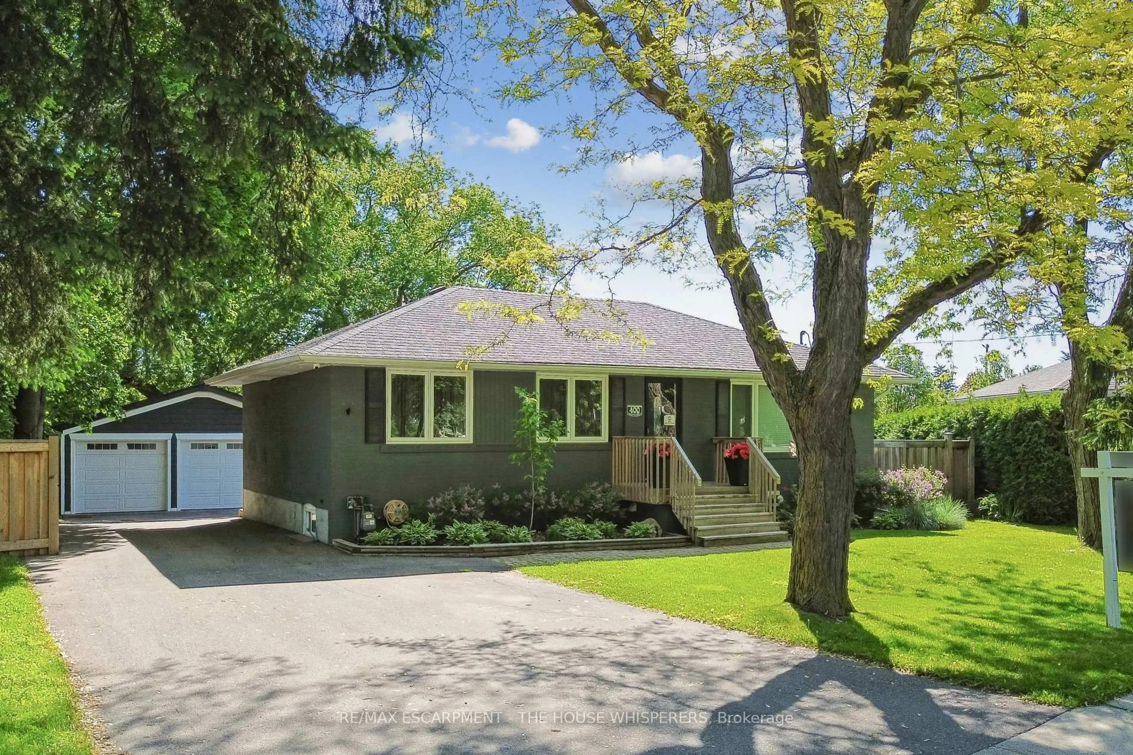 Unknown for 400 Highside Dr, Milton Ontario L9T 1X1