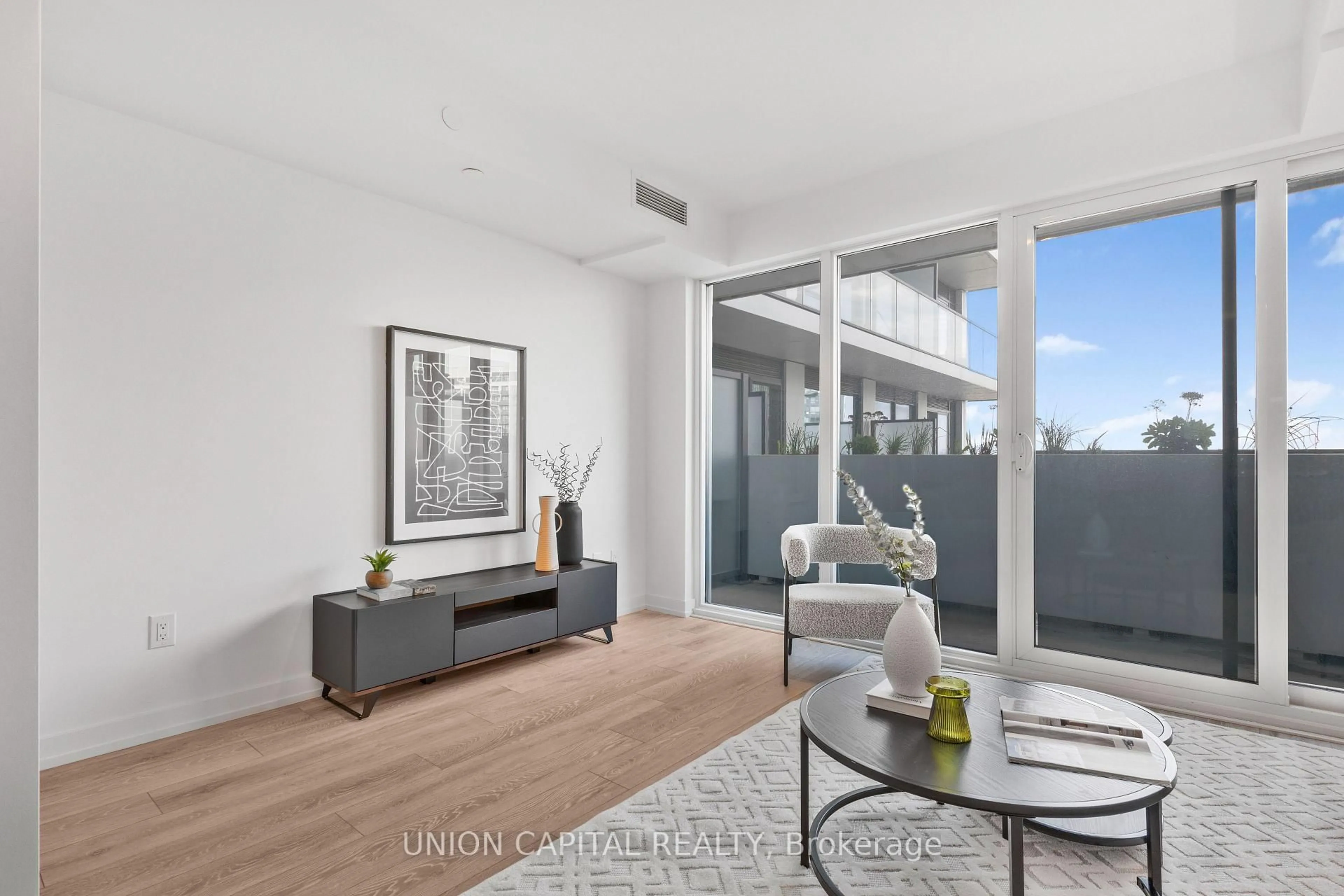 Unknown for 1100 Sheppard Ave #835, Toronto Ontario M3K 0E4