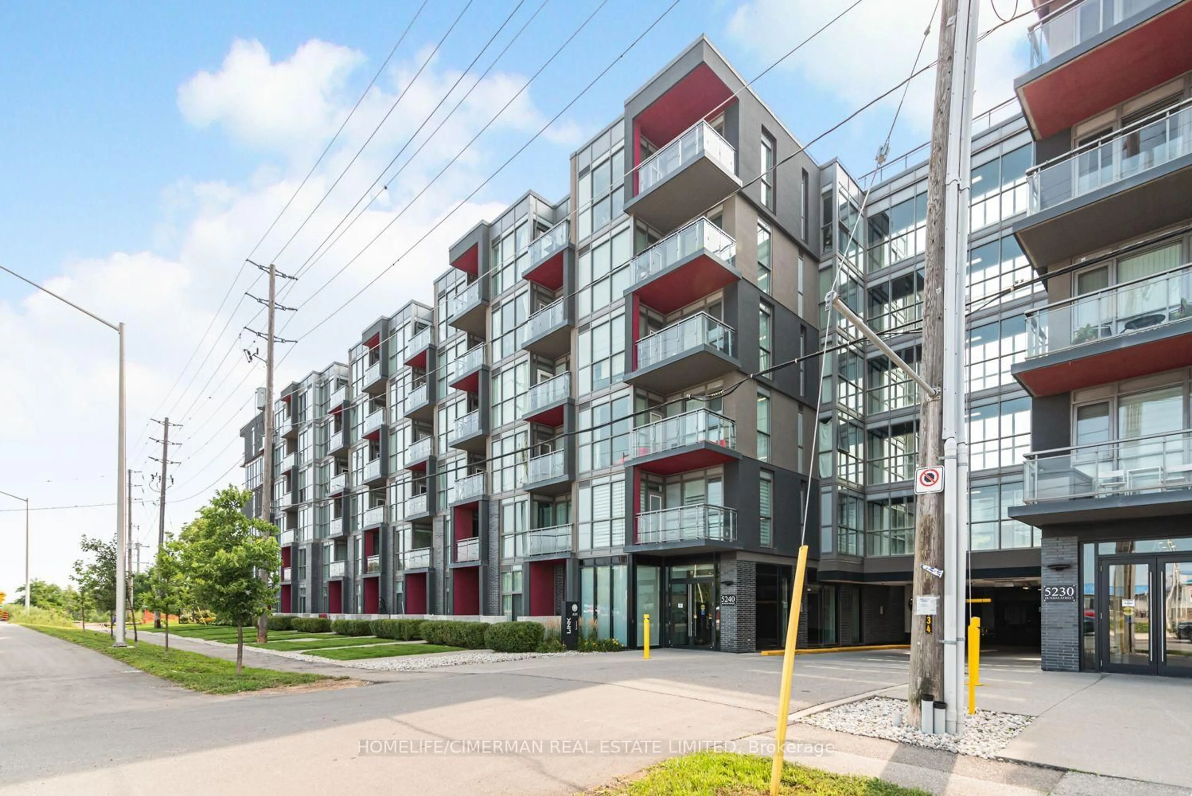 Patio, street for 5240 Dundas St #B608, Burlington Ontario L7L 0J6