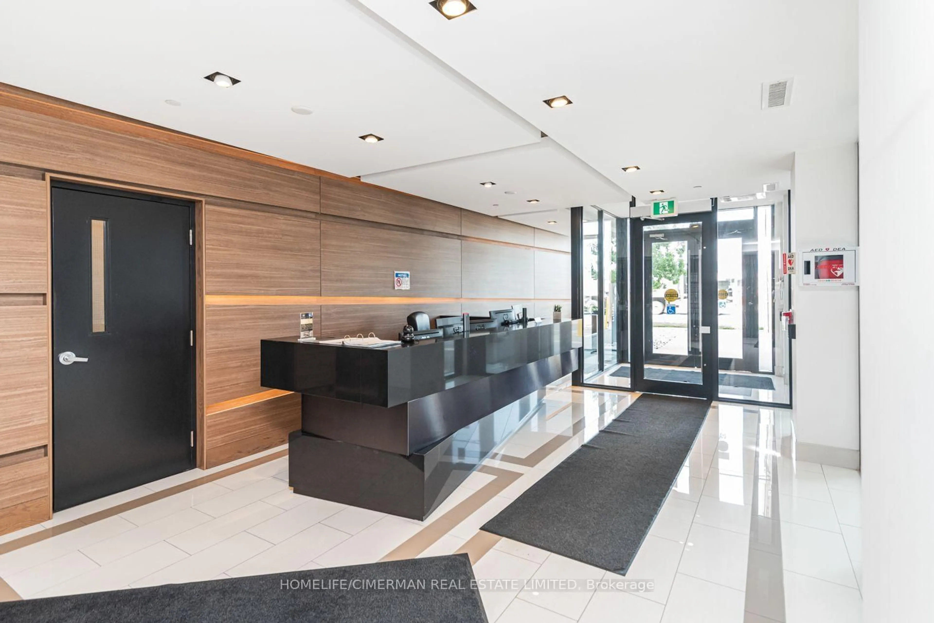 Lobby for 5240 Dundas St #B608, Burlington Ontario L7L 0J6