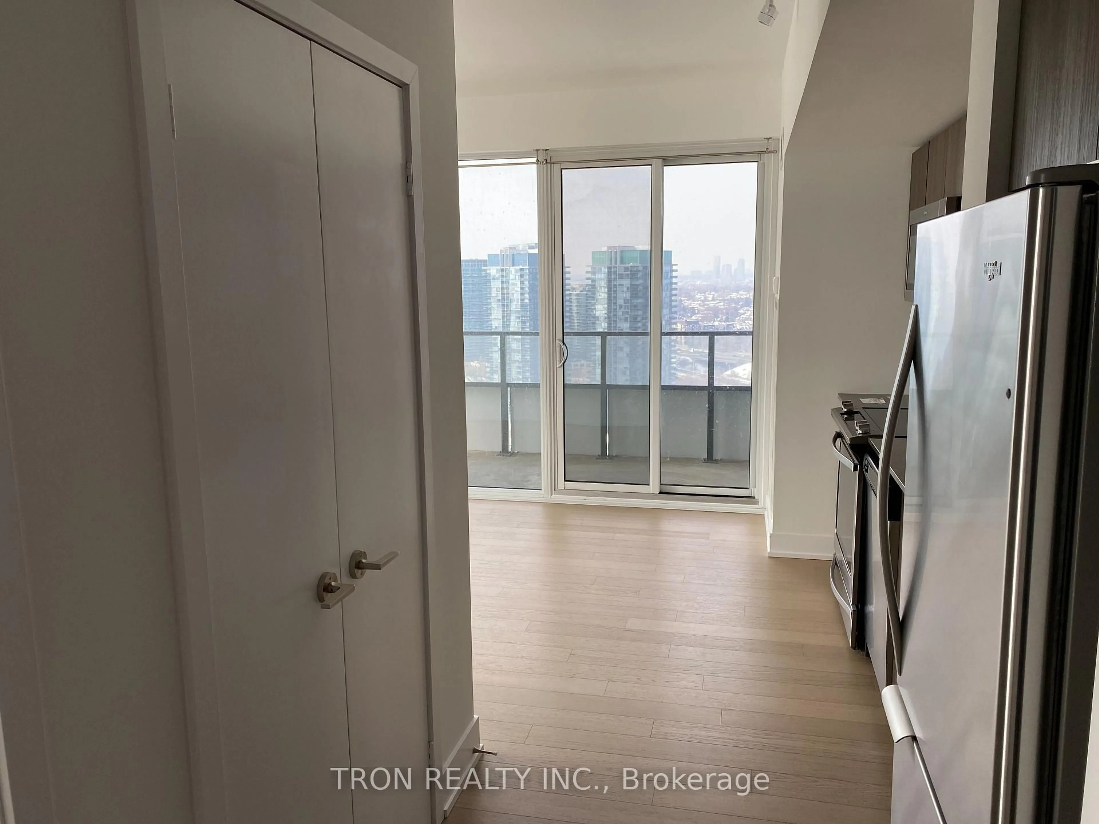 Indoor entryway for 30 Shore Breeze Dr #2621, Toronto Ontario M8V 1A1