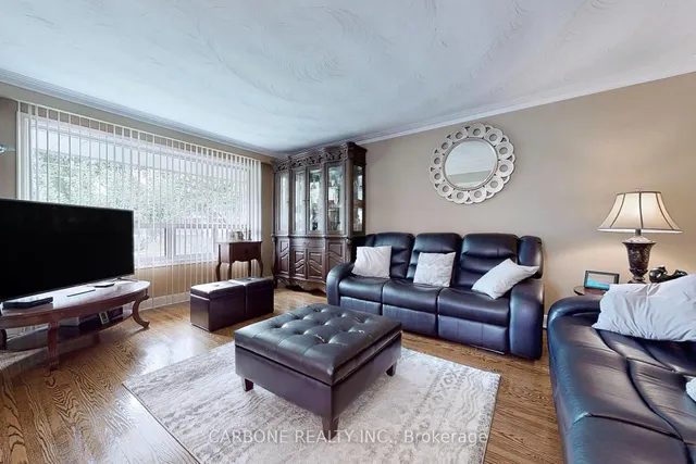 105 Hallsport Cres, Toronto 5