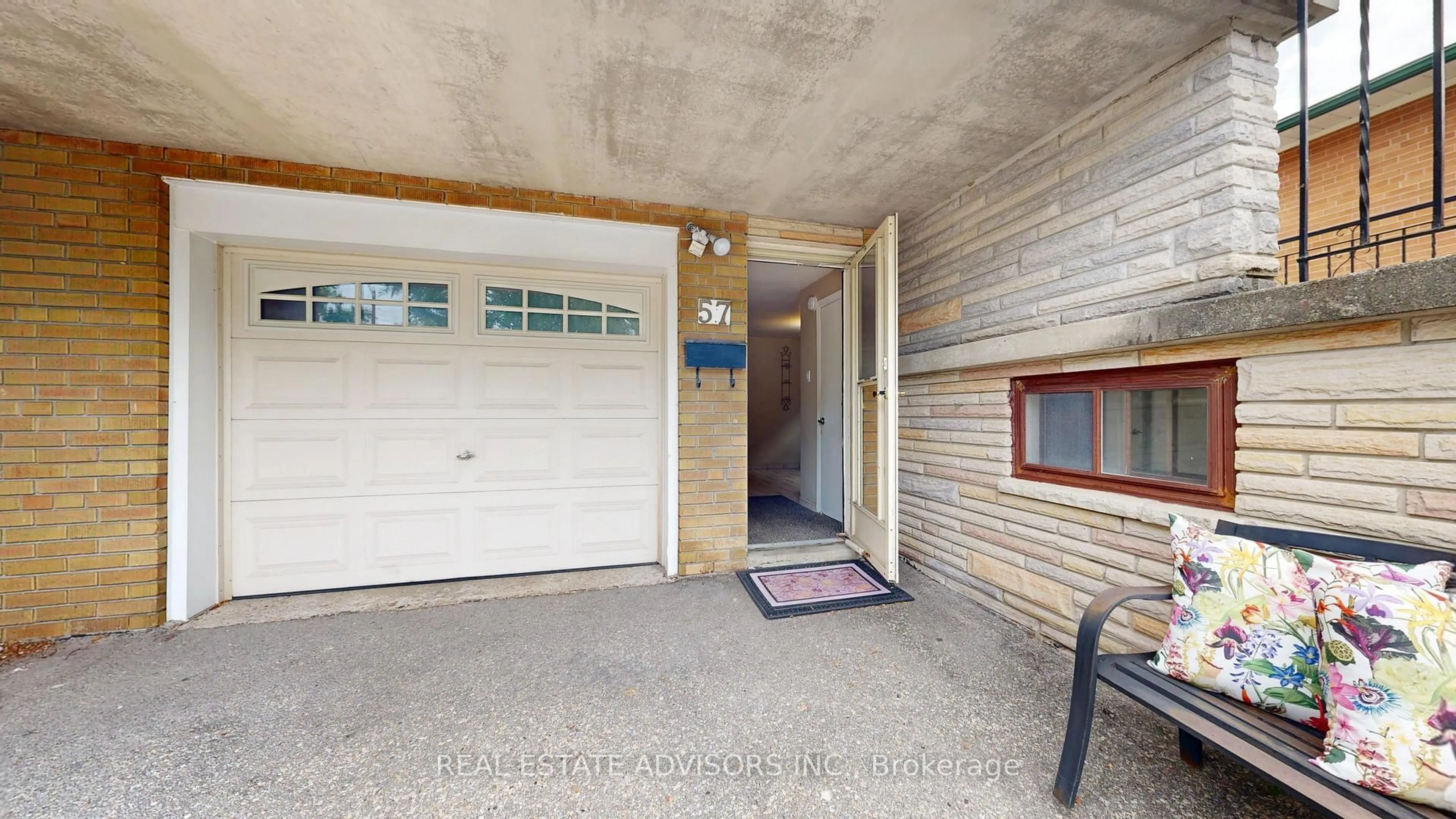 Indoor garage for 57 Hucknall Rd, Toronto Ontario M3J 1W1