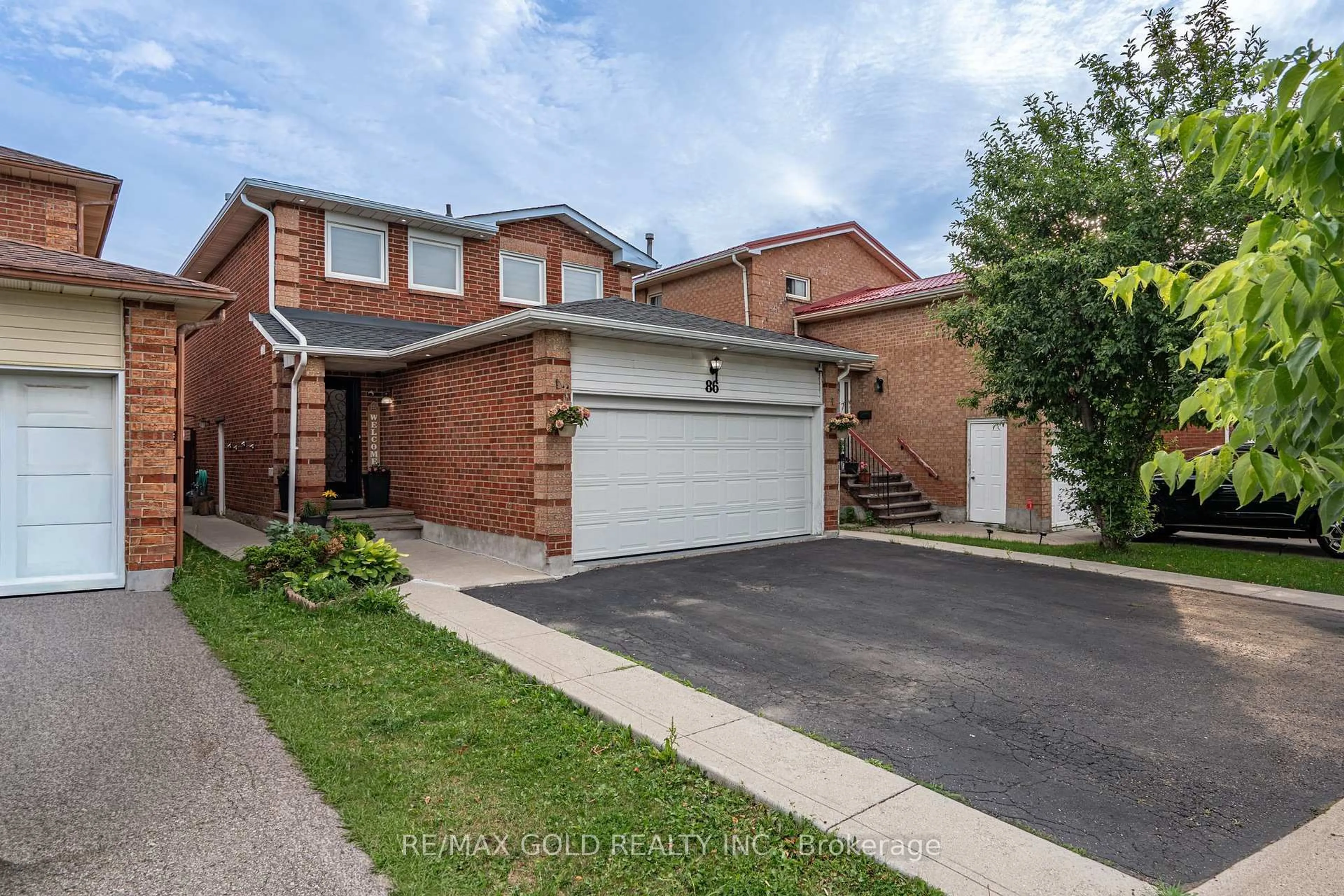 Home with brick exterior material, street for 86 Whitehaven Dr, Brampton Ontario L6Z 2R4