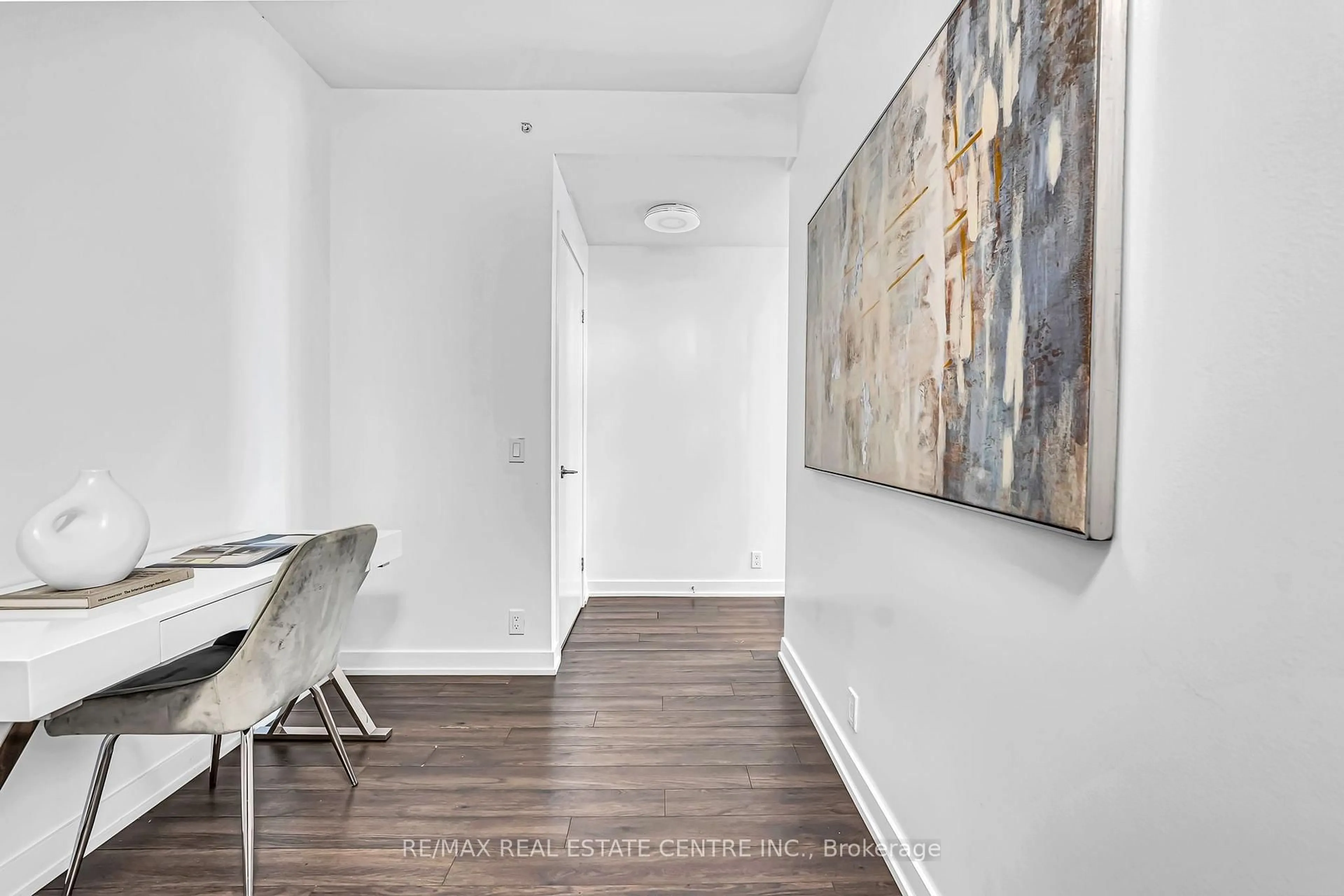 Unknown for 10 Park Lawn Rd #809, Toronto Ontario M8V 0H9