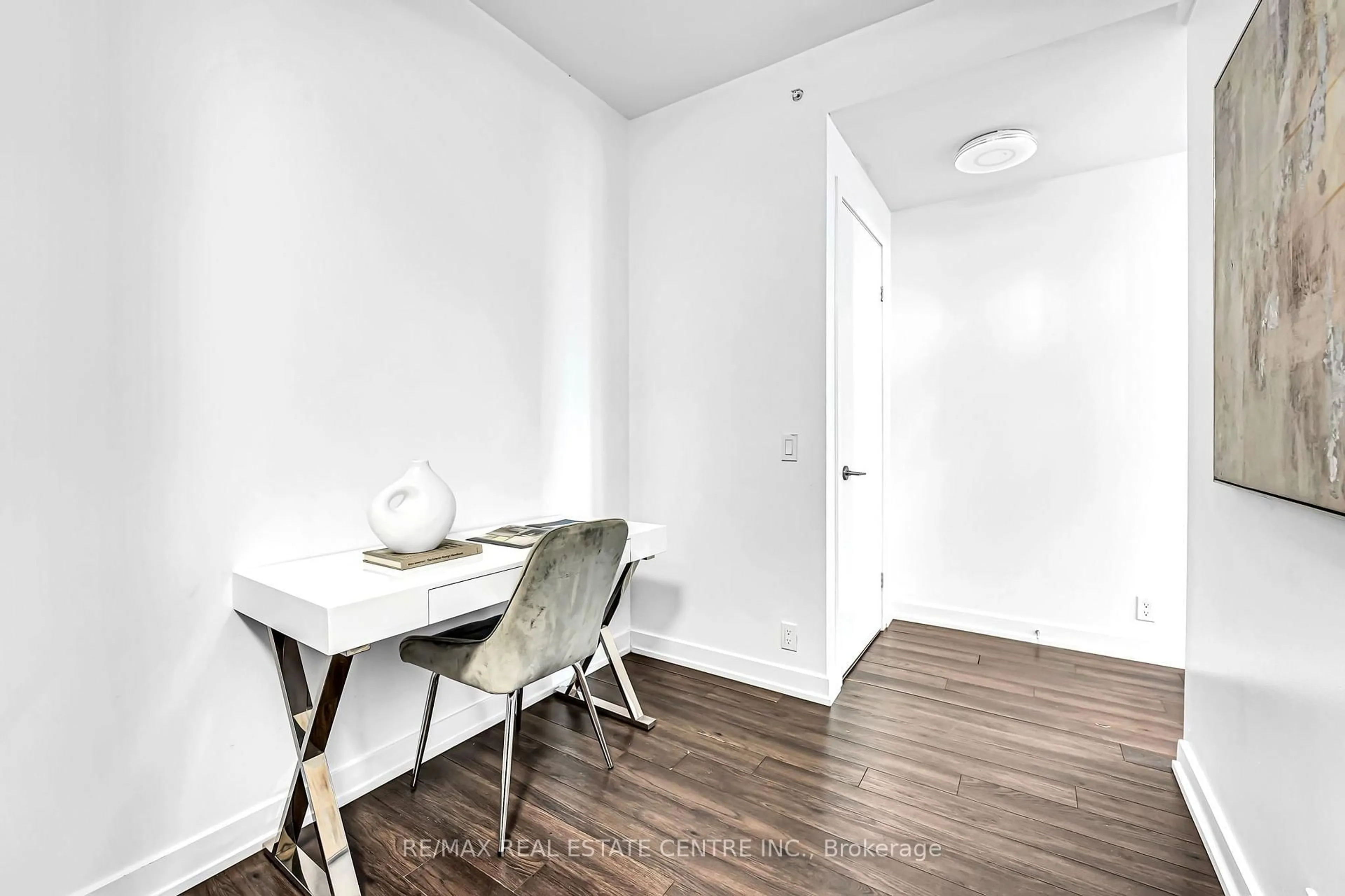 Unknown for 10 Park Lawn Rd #809, Toronto Ontario M8V 0H9