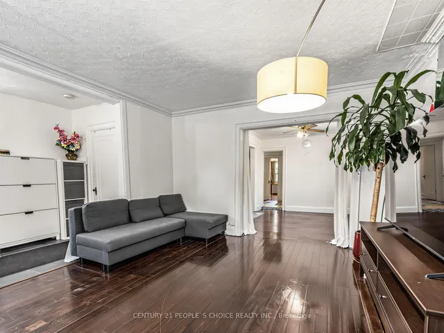 52 Seventeenth St, Toronto 5