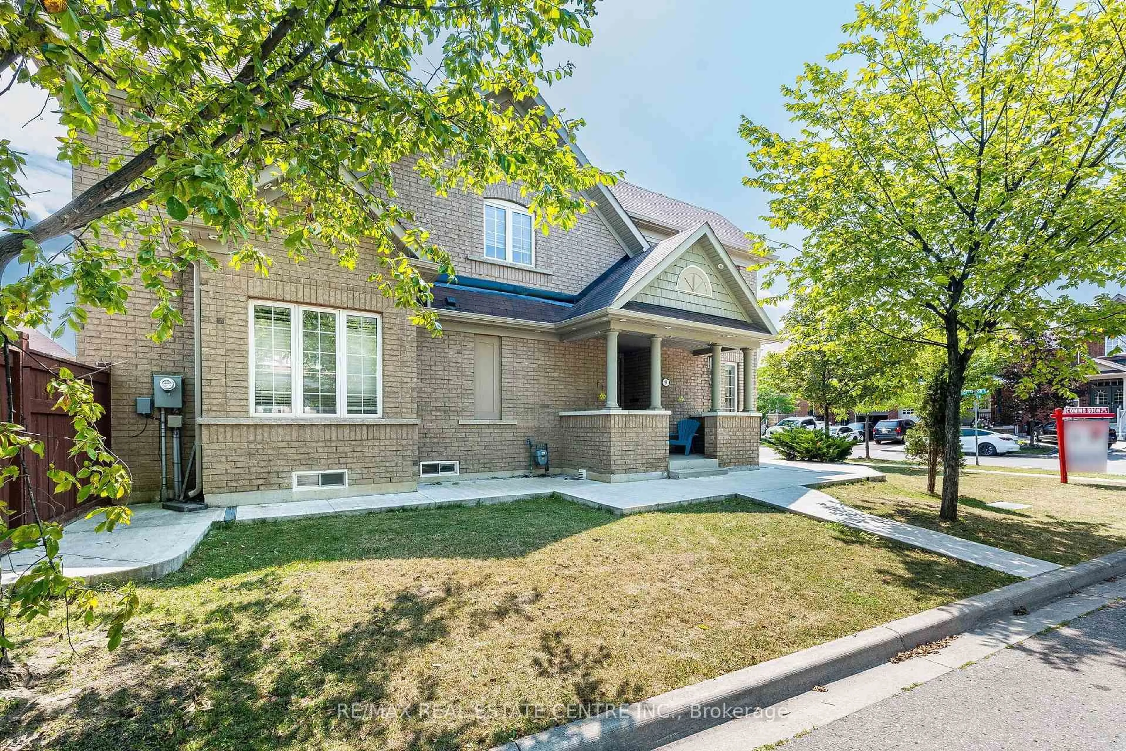 Home with brick exterior material, street for 9 Loftsmoor Dr, Brampton Ontario L6R 3R7