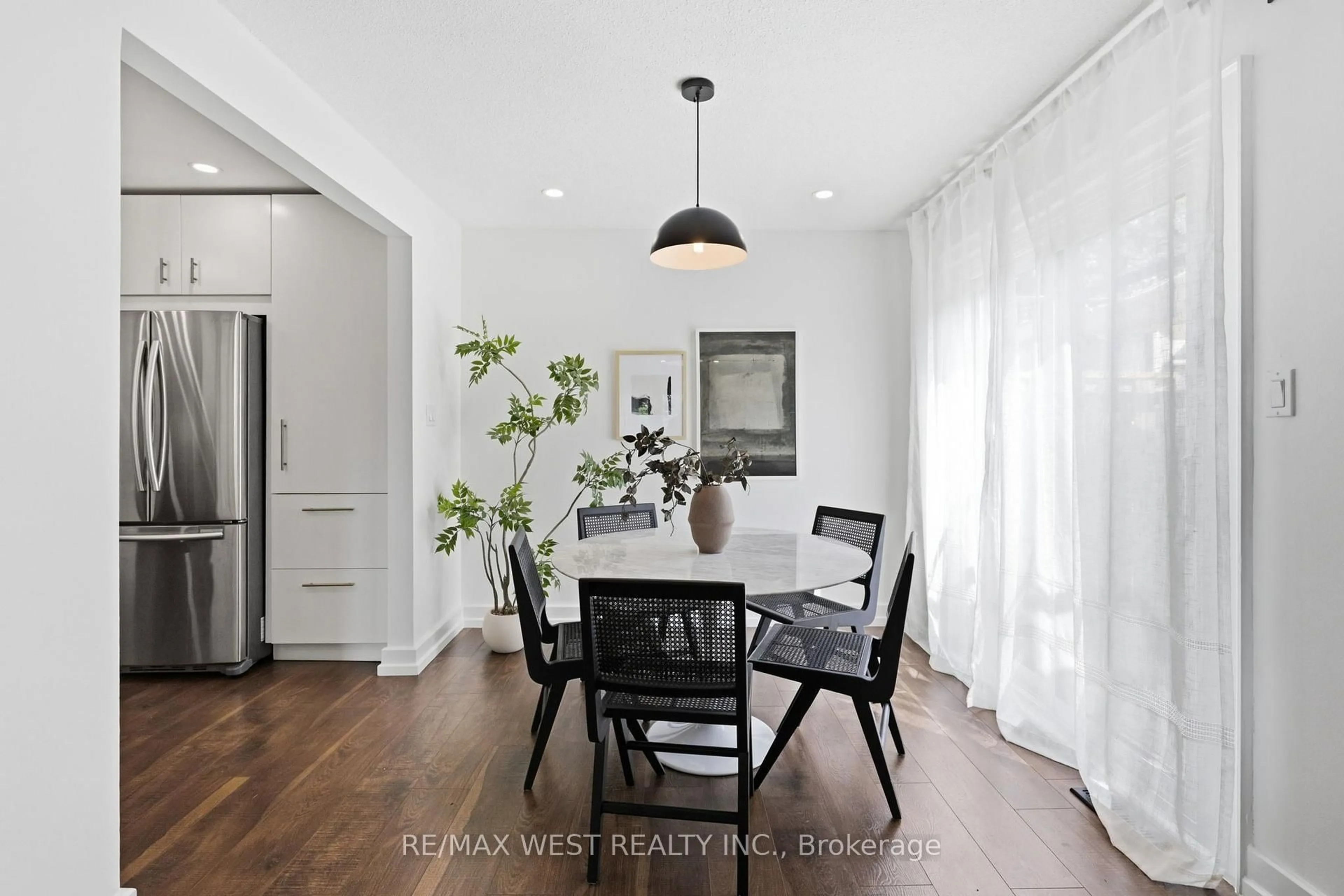 Dining room, unknown for 6650 Falconer Dr #112, Mississauga Ontario L5N 1B5