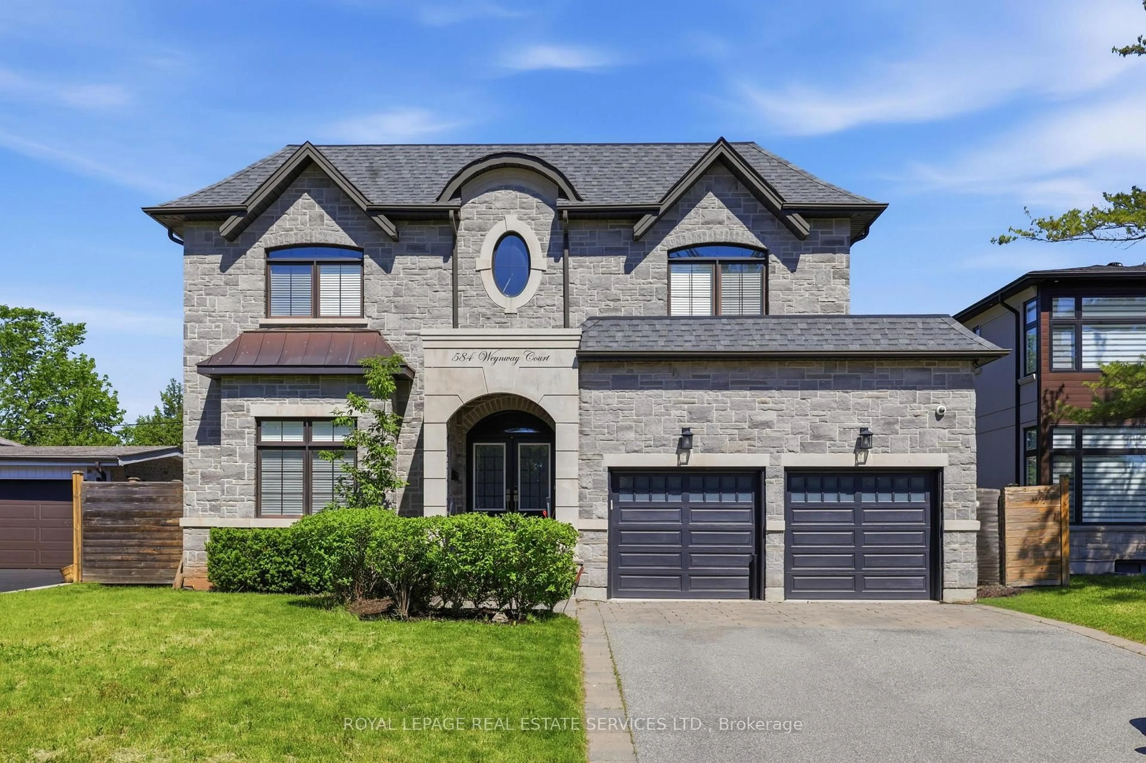 Home with brick exterior material, street for 584 Weynway Crt, Oakville Ontario L6L 4G7
